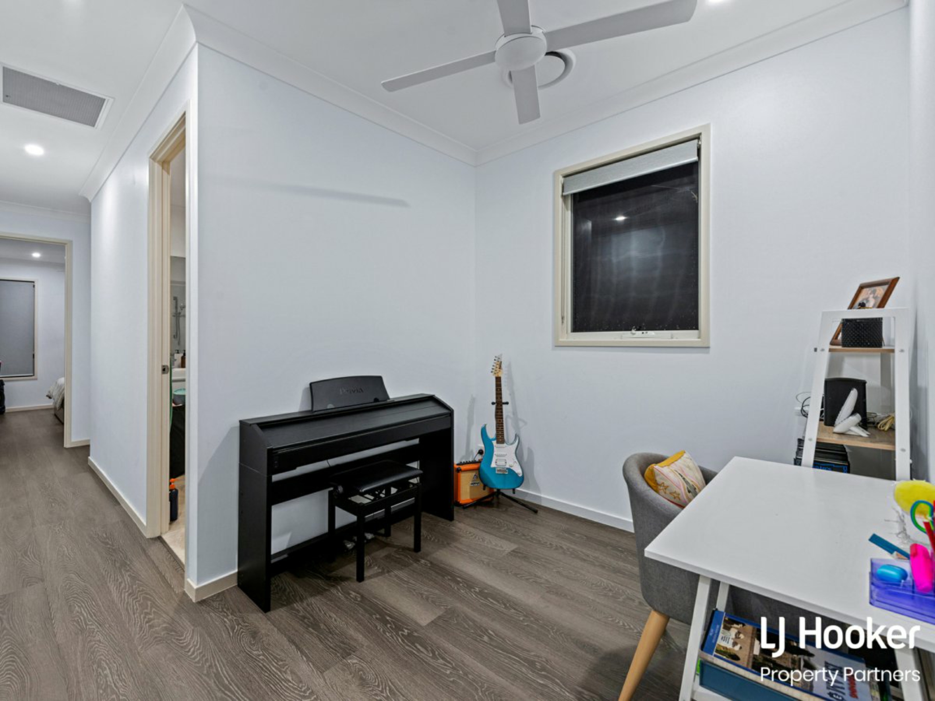 30-32 Gayle Court, LOGAN VILLAGE