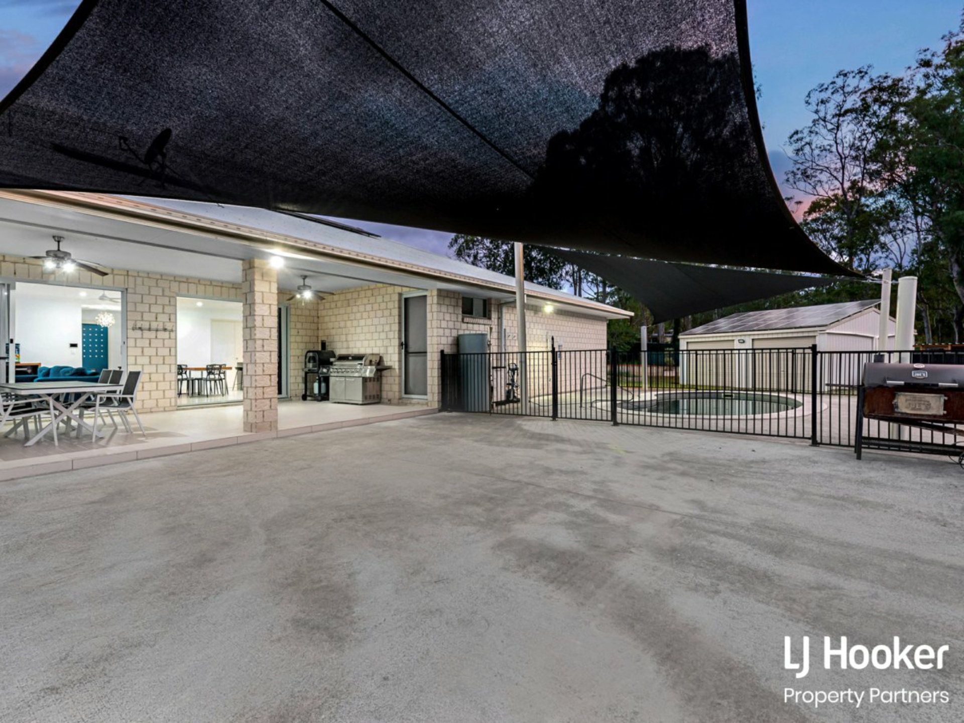 30-32 Gayle Court, LOGAN VILLAGE