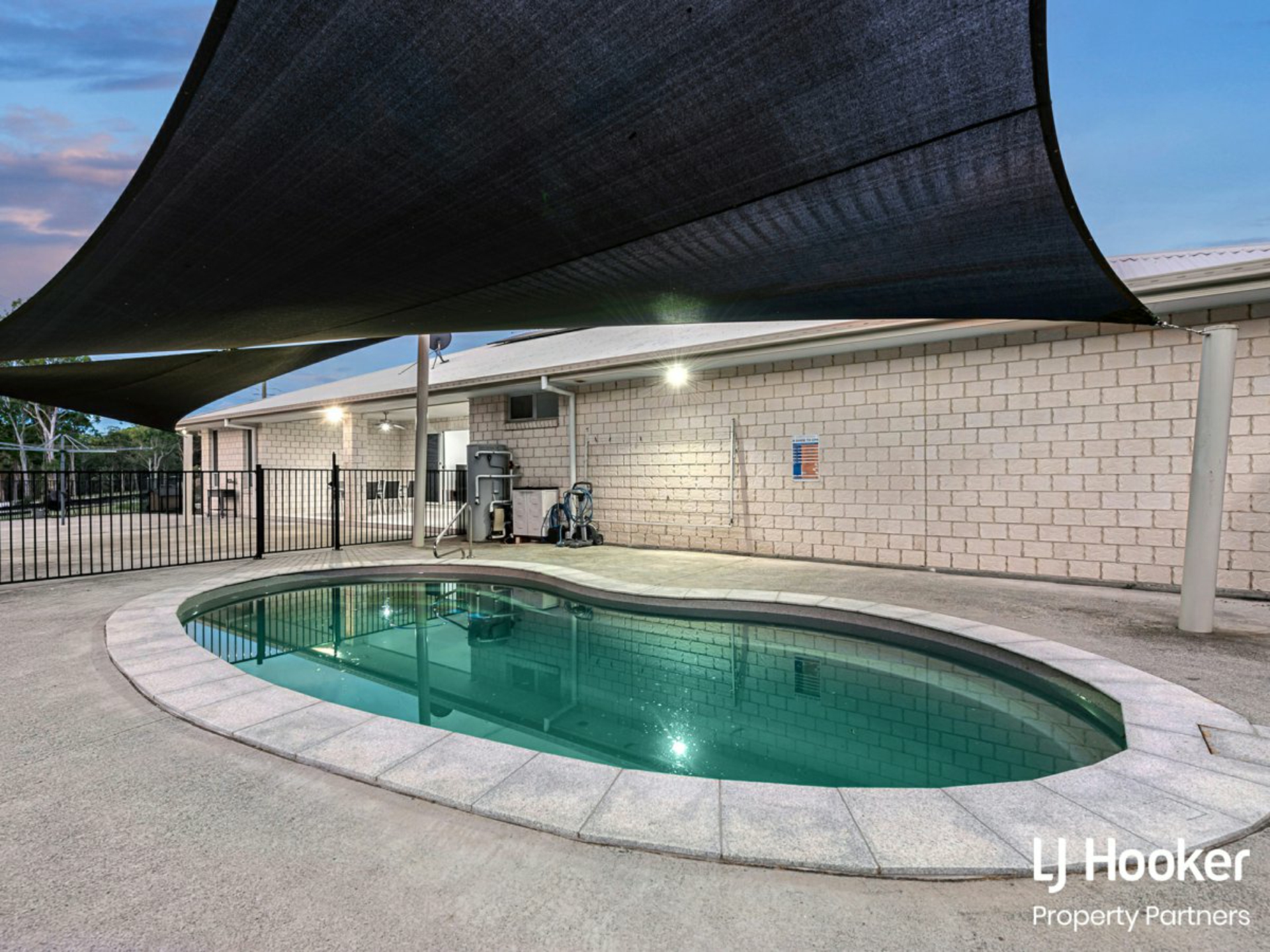 30-32 Gayle Court, LOGAN VILLAGE