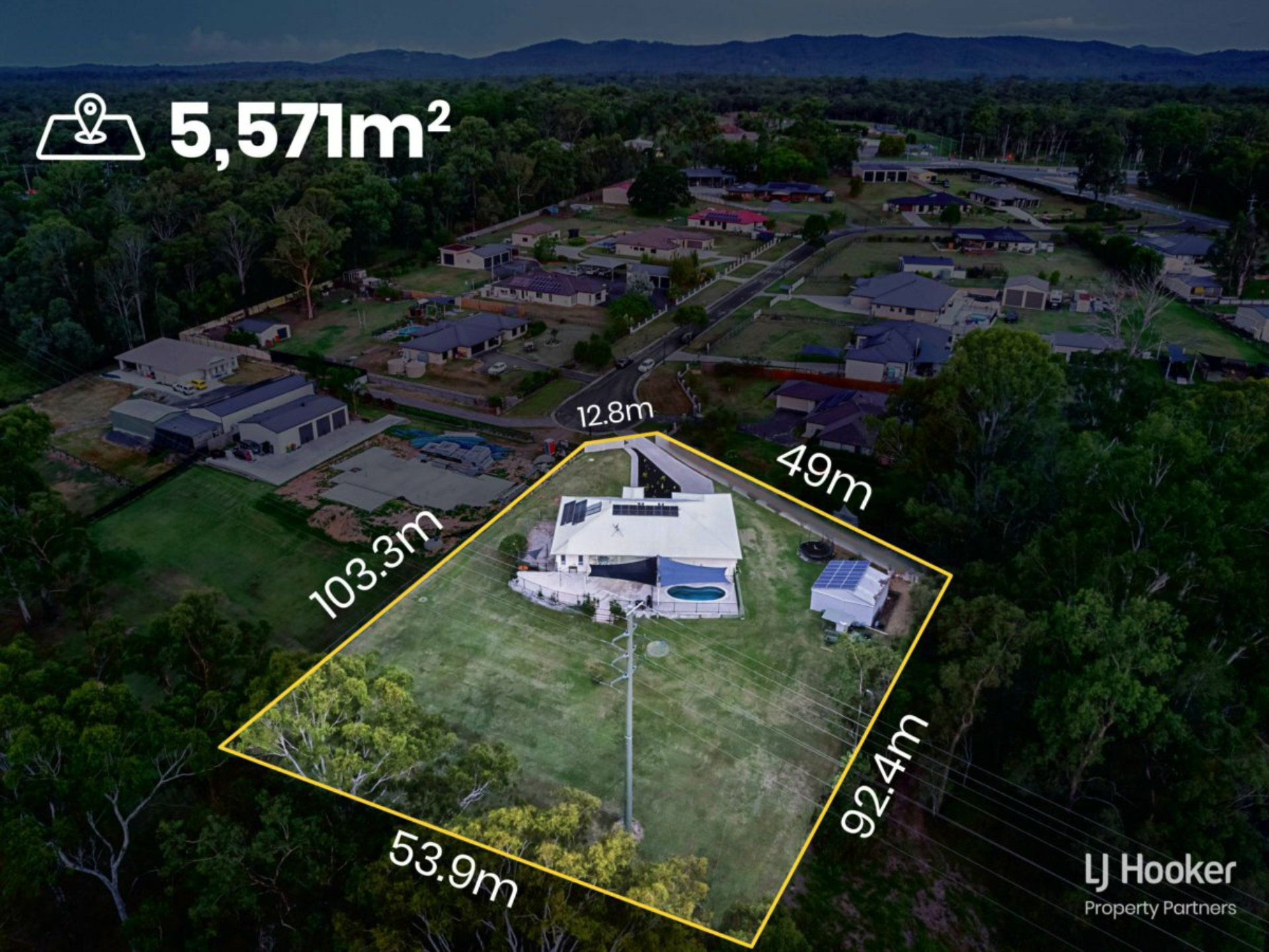 30-32 Gayle Court, LOGAN VILLAGE