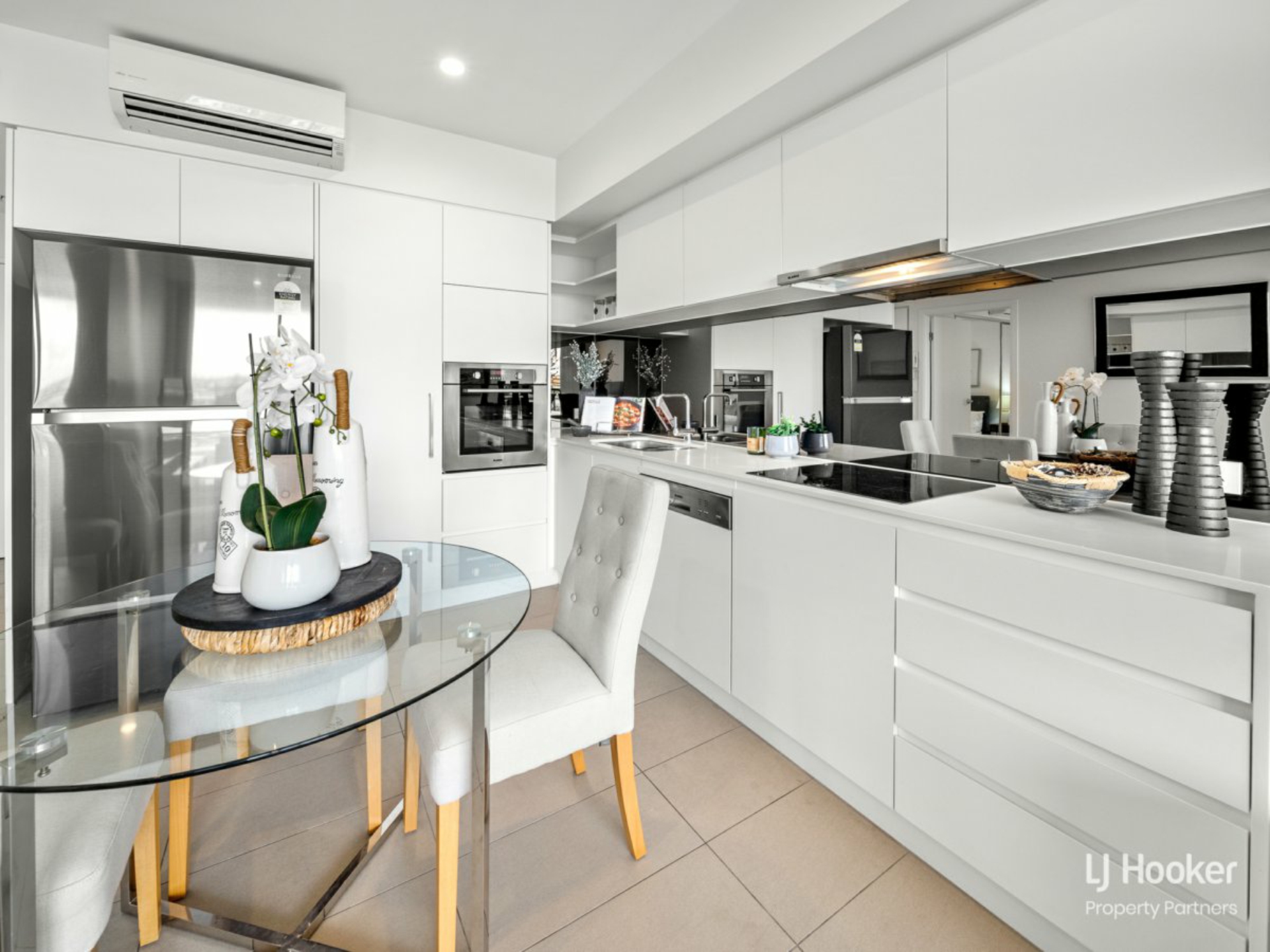 31007/300 Old Cleveland Road, COORPAROO