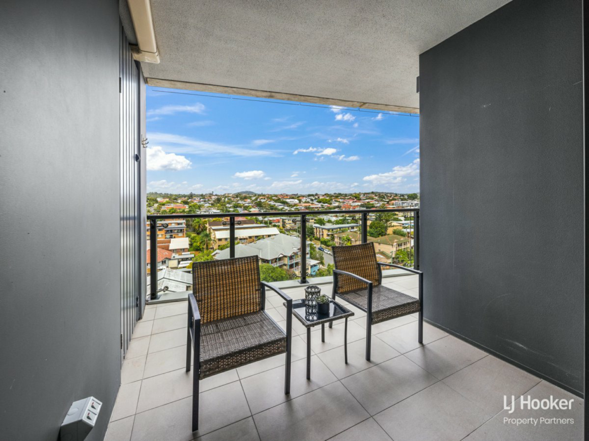 31007/300 Old Cleveland Road, COORPAROO