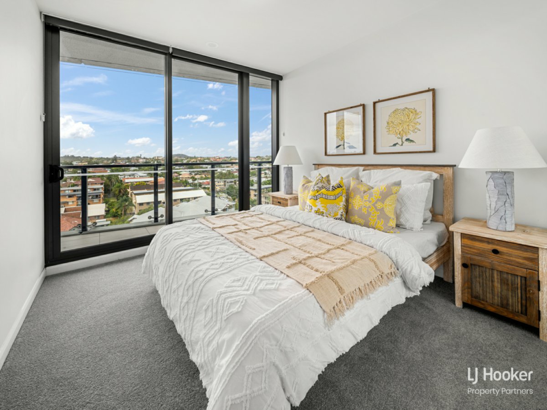 31007/300 Old Cleveland Road, COORPAROO