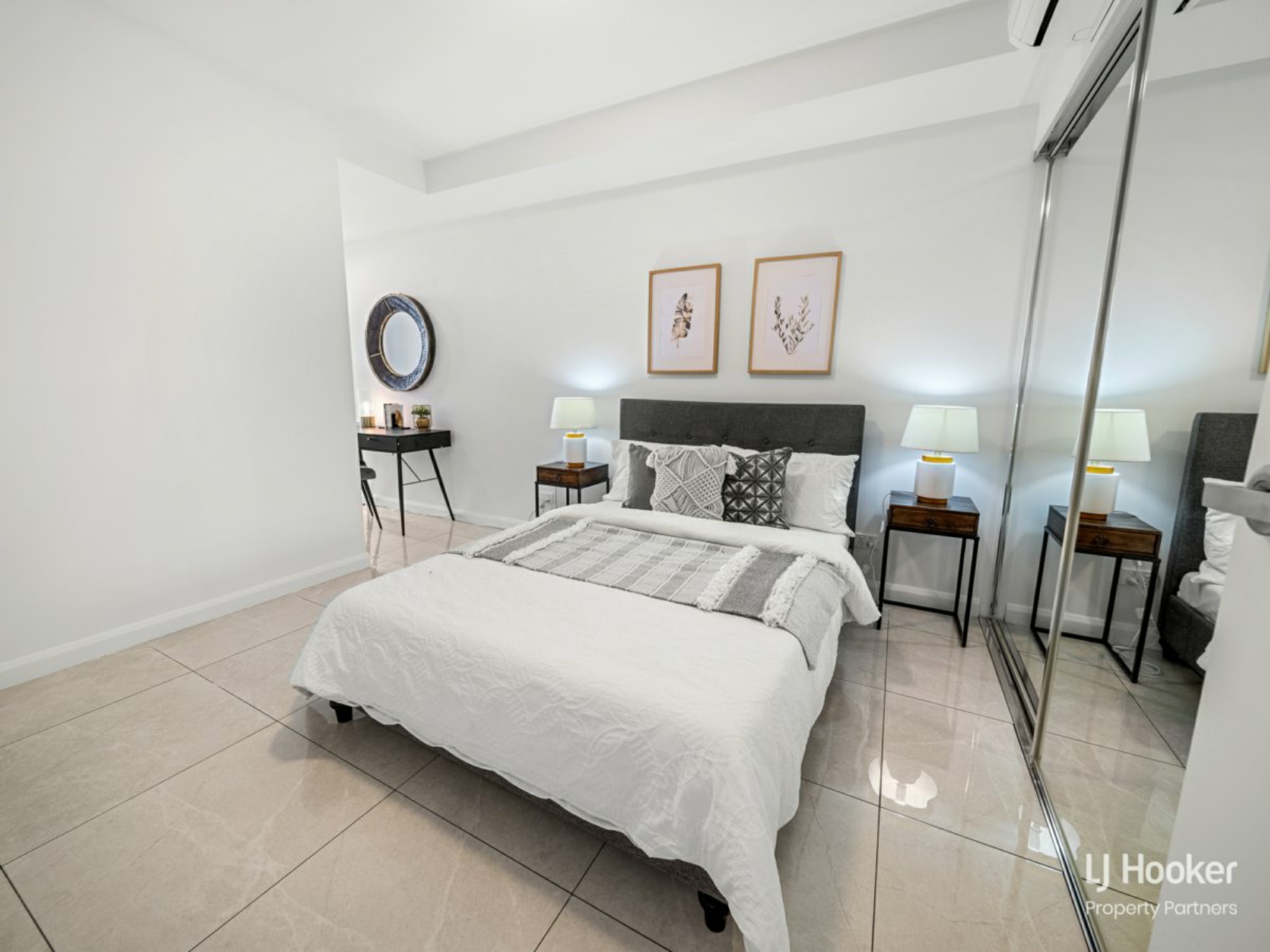 31007/300 Old Cleveland Road, COORPAROO
