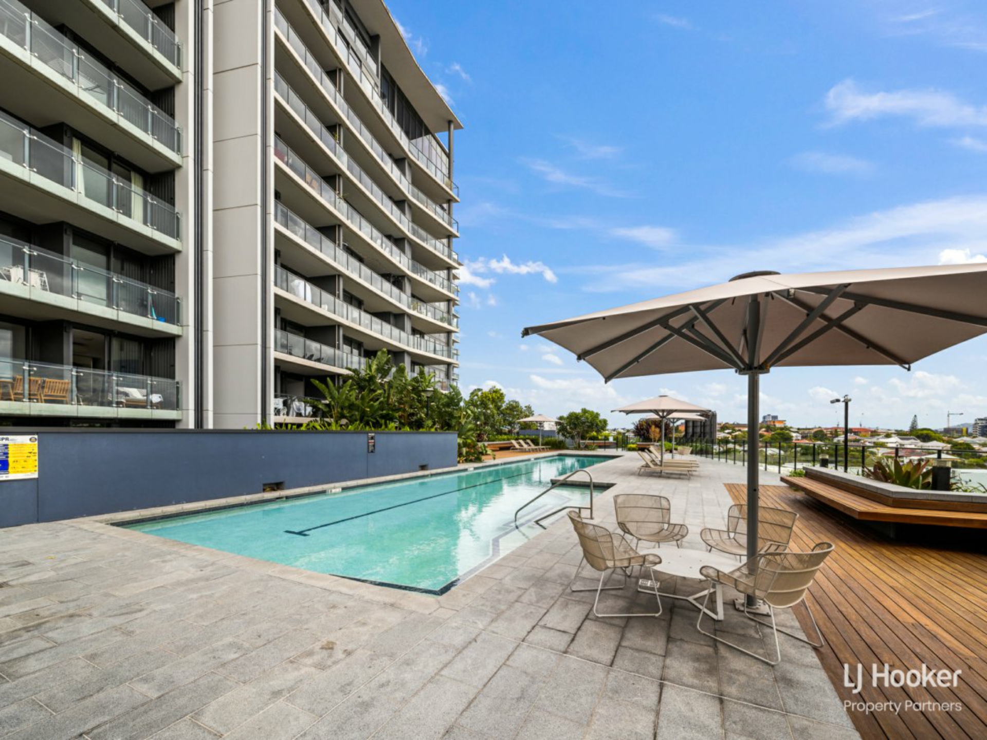31007/300 Old Cleveland Road, COORPAROO