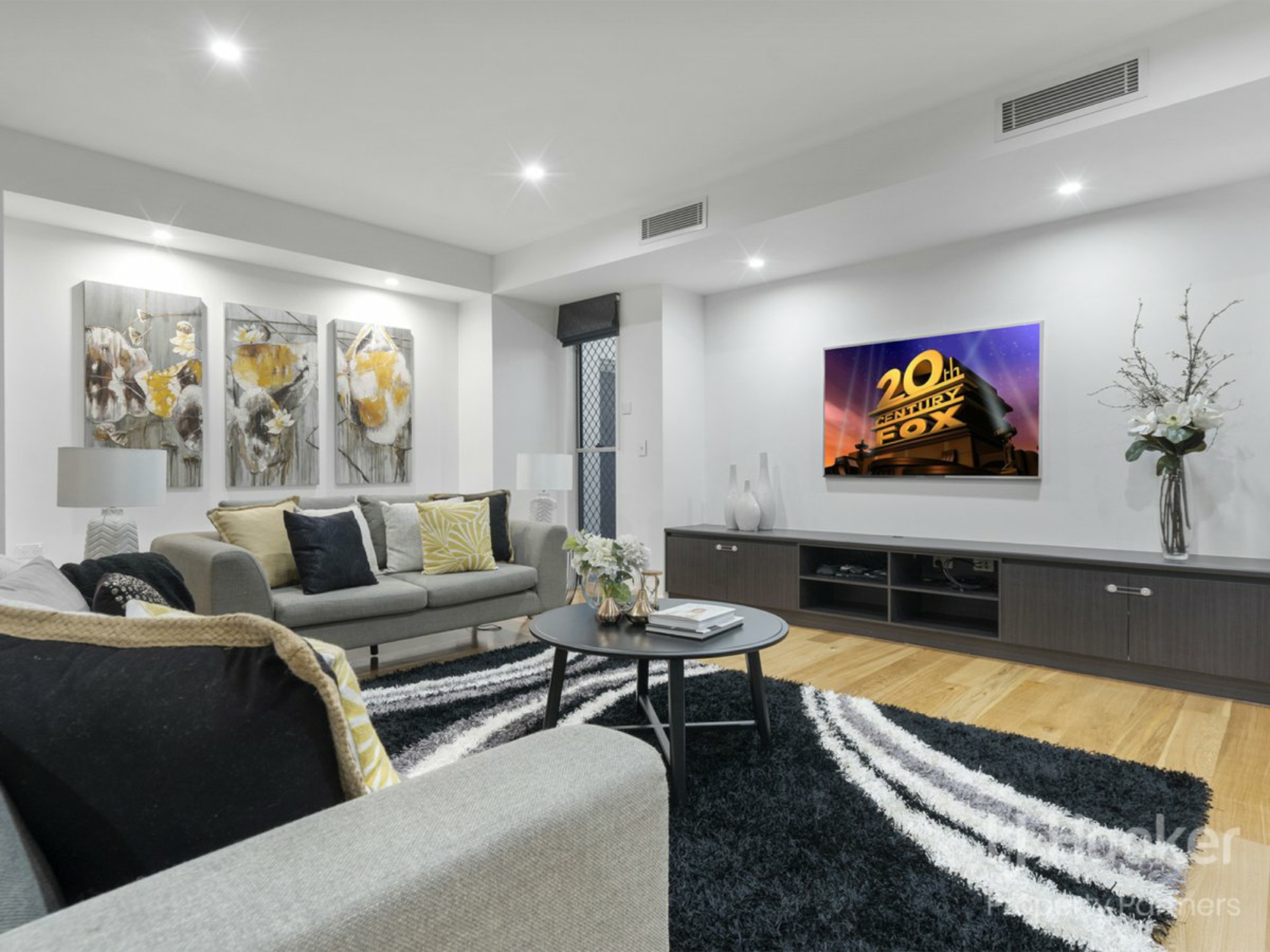 9 Bowers Street, EIGHT MILE PLAINS