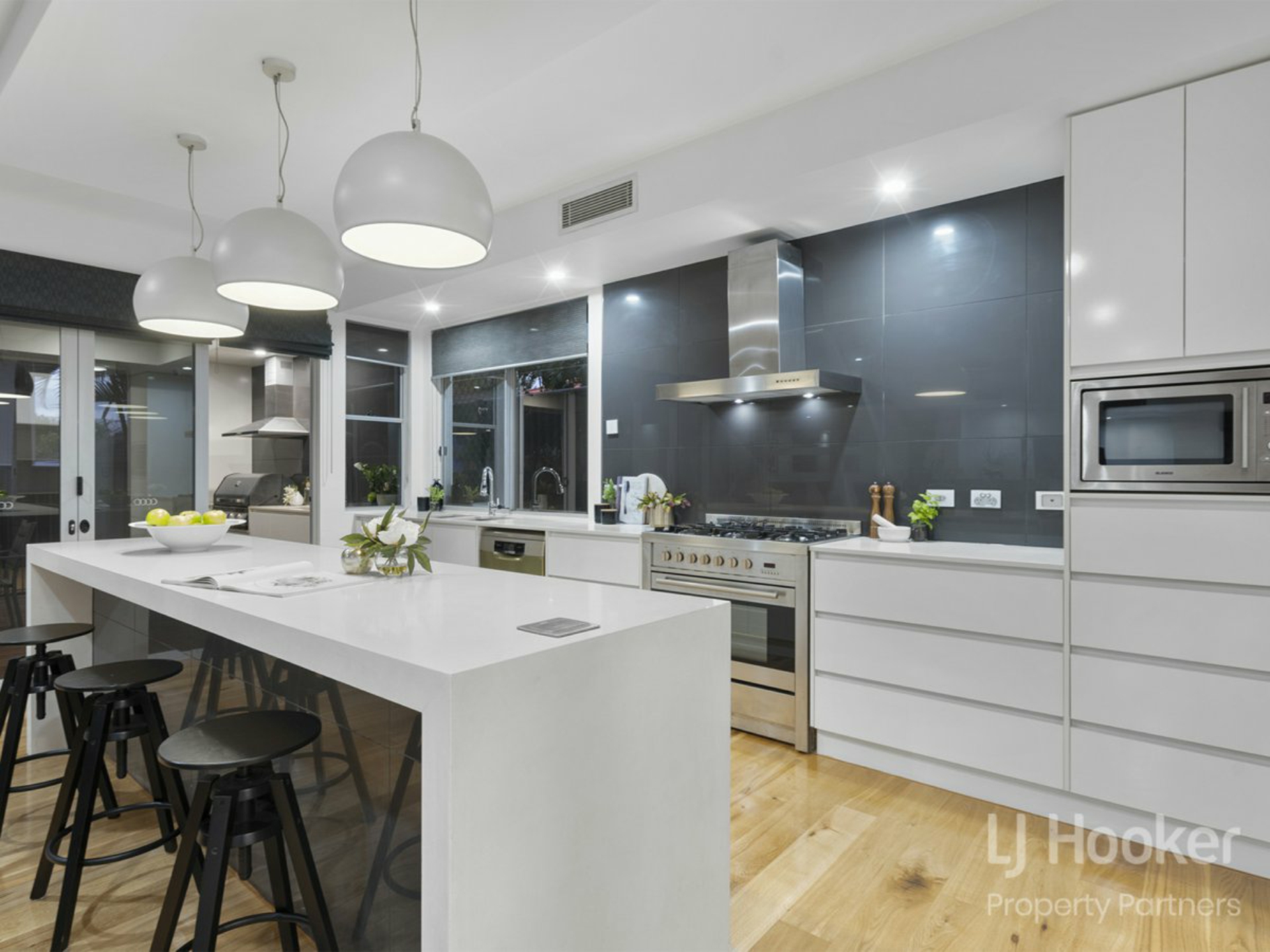 9 Bowers Street, EIGHT MILE PLAINS