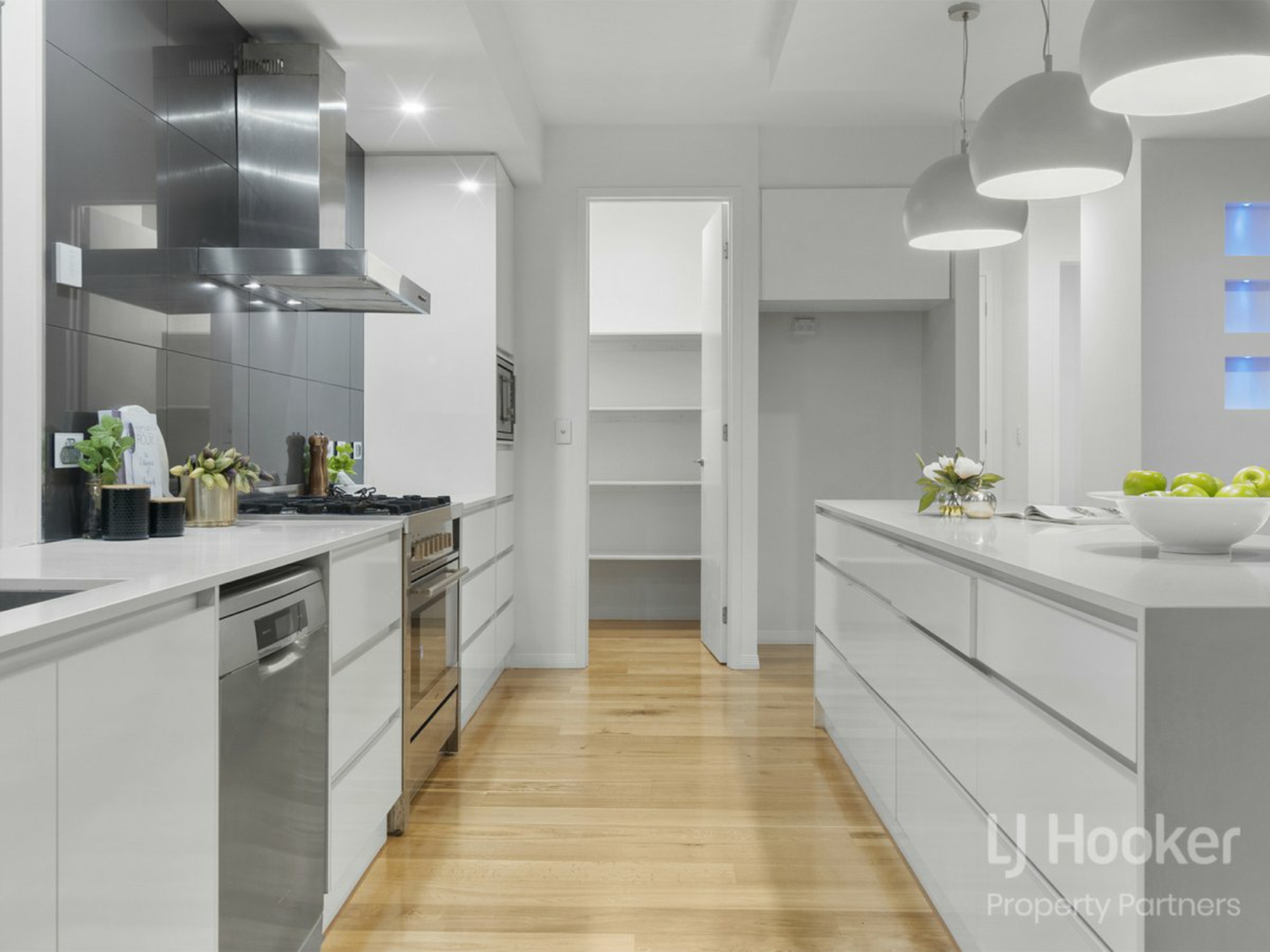 9 Bowers Street, EIGHT MILE PLAINS