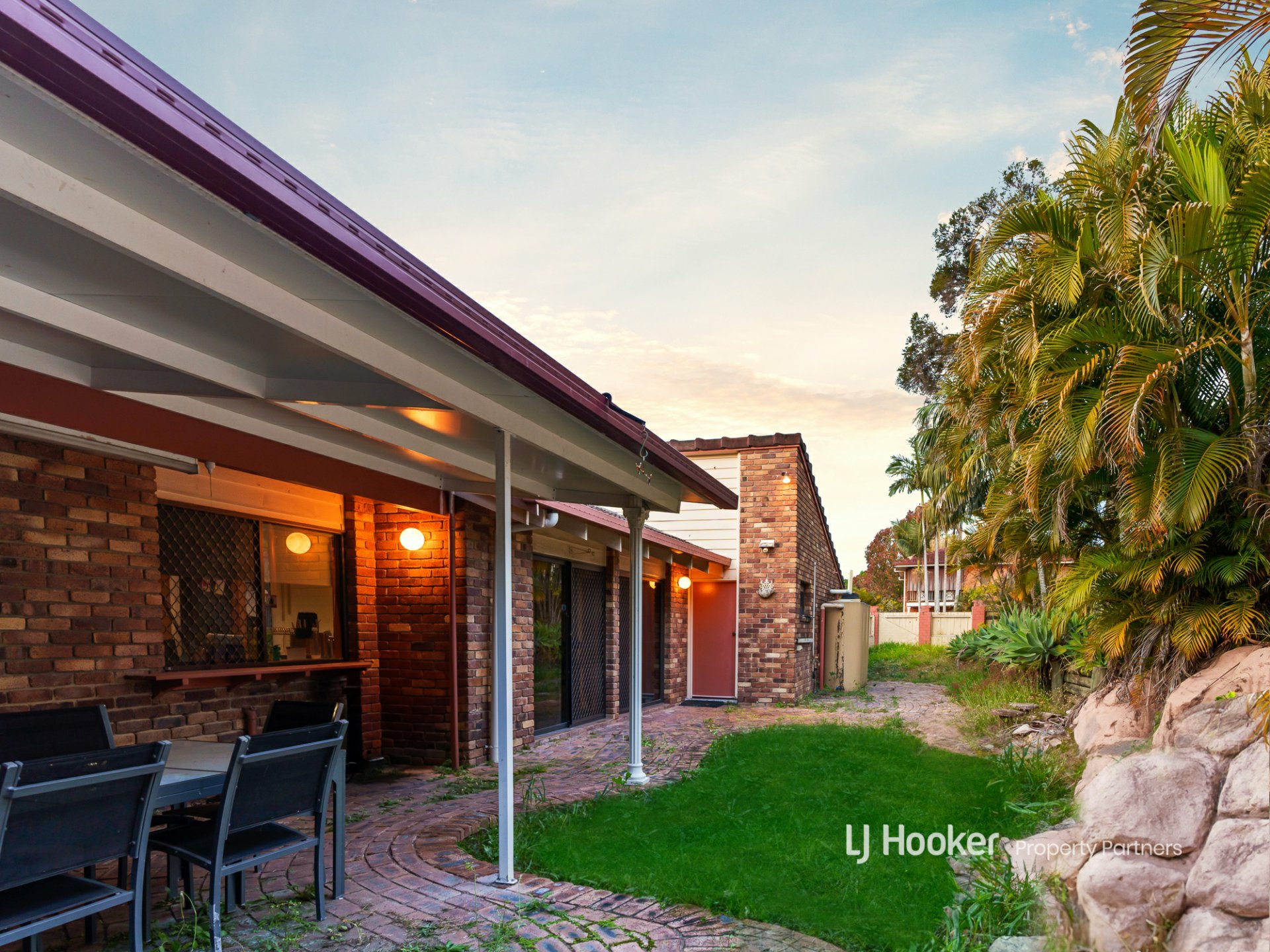 15 Aldford Street, CARINDALE