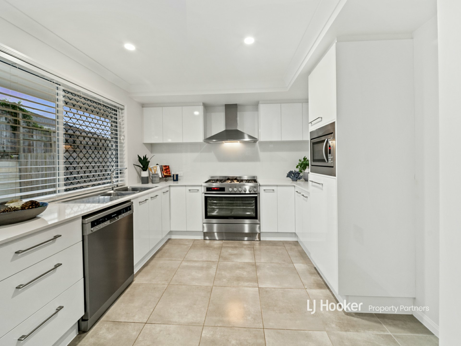 73 Brindabella Circuit, THORNLANDS