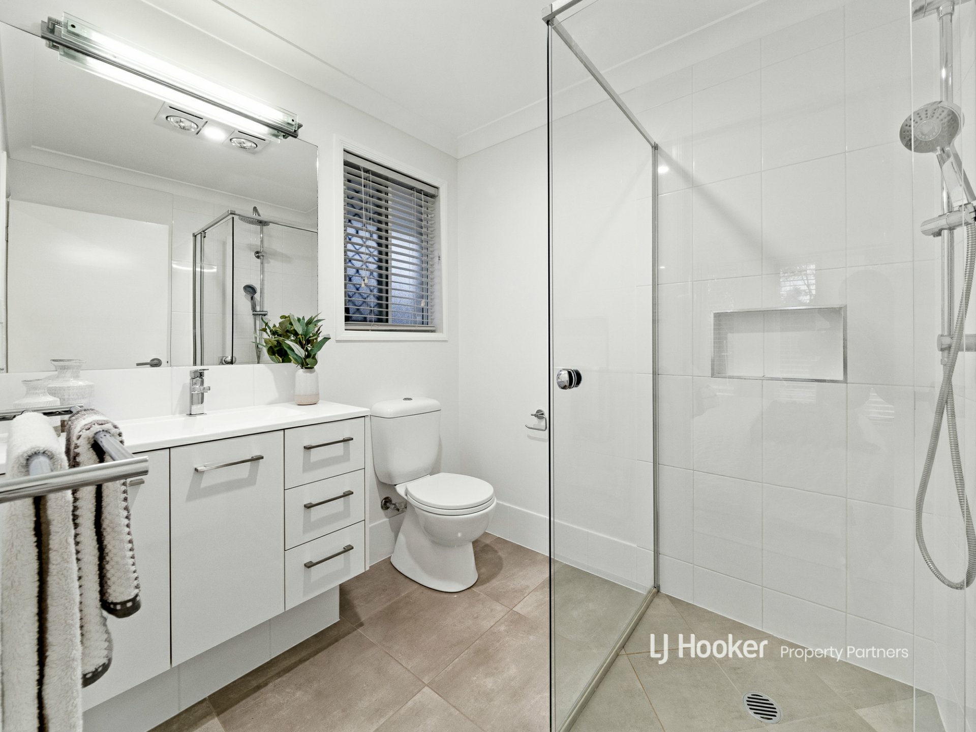 73 Brindabella Circuit, THORNLANDS