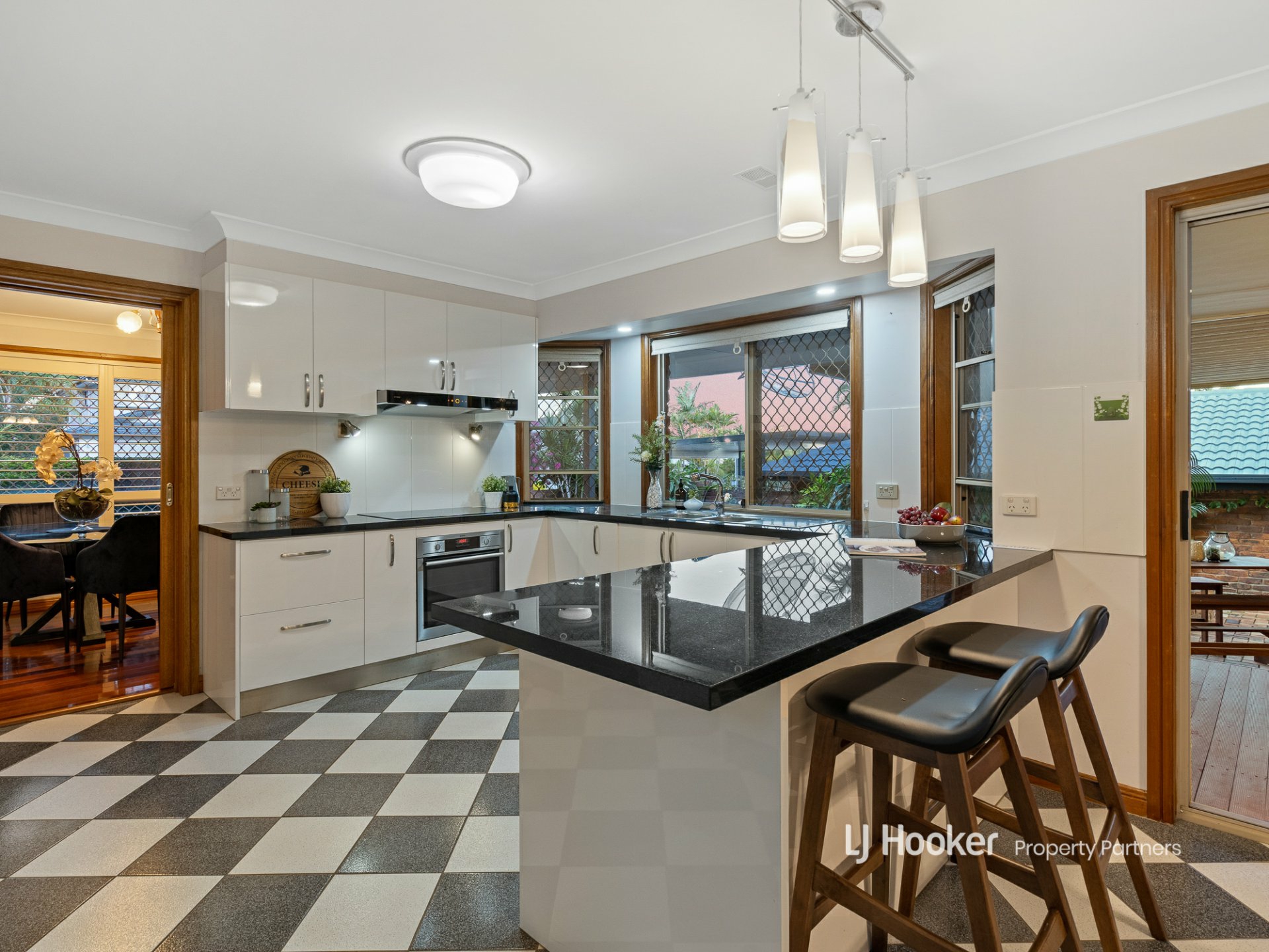 2 Totten Close, EIGHT MILE PLAINS