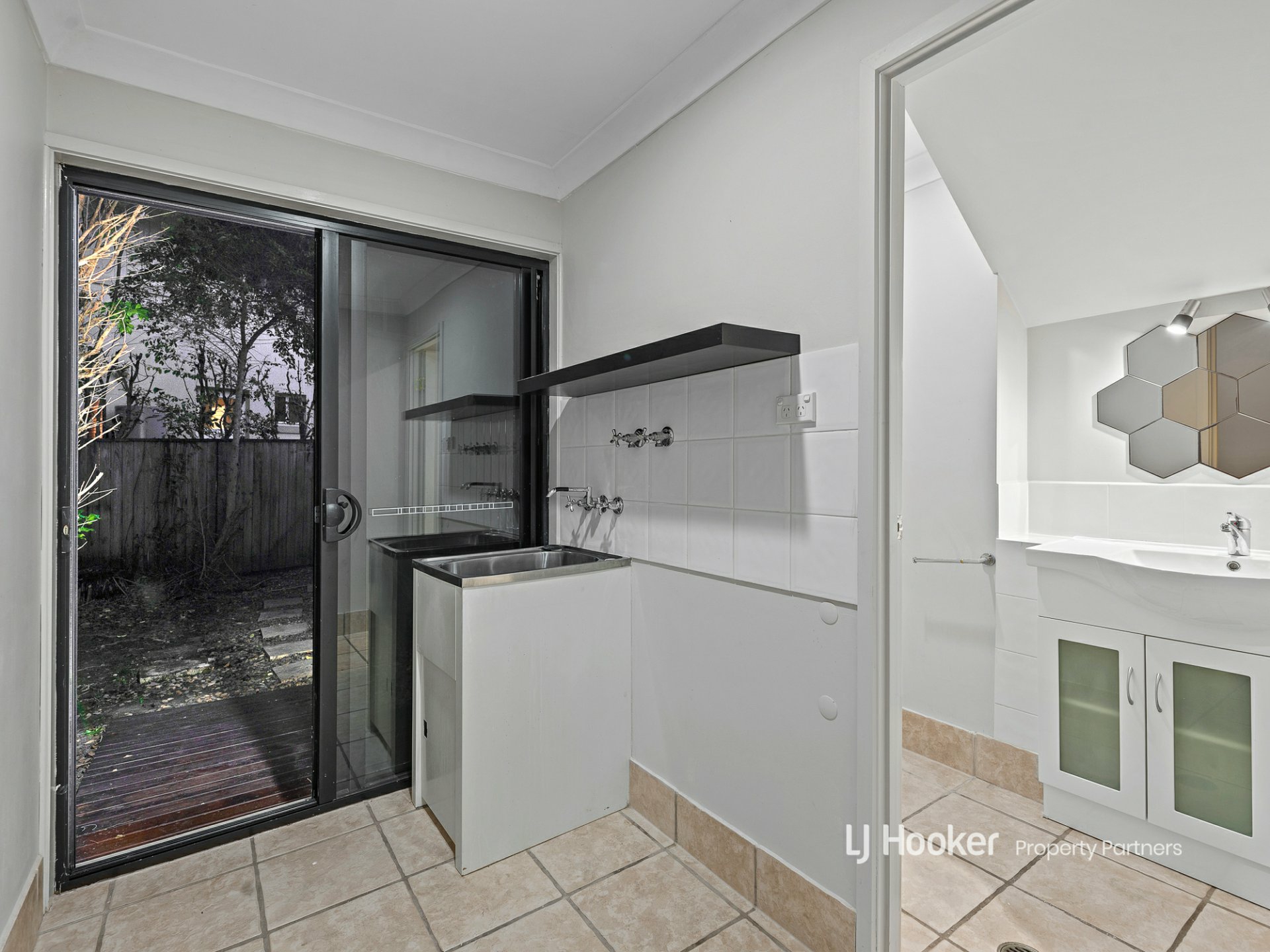 19 Aaron Place, Indooroopilly
