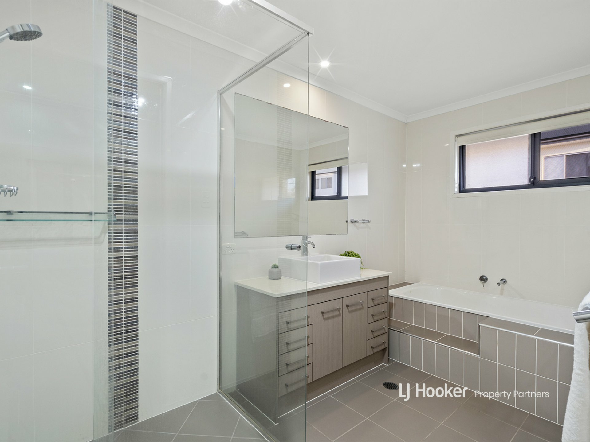 9 McGarry Street, EIGHT MILE PLAINS