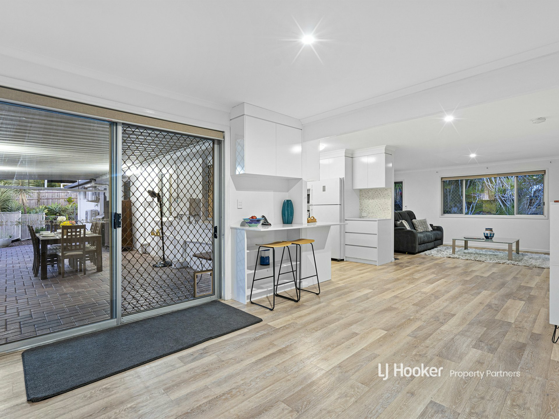 100 Dennis Road, SPRINGWOOD