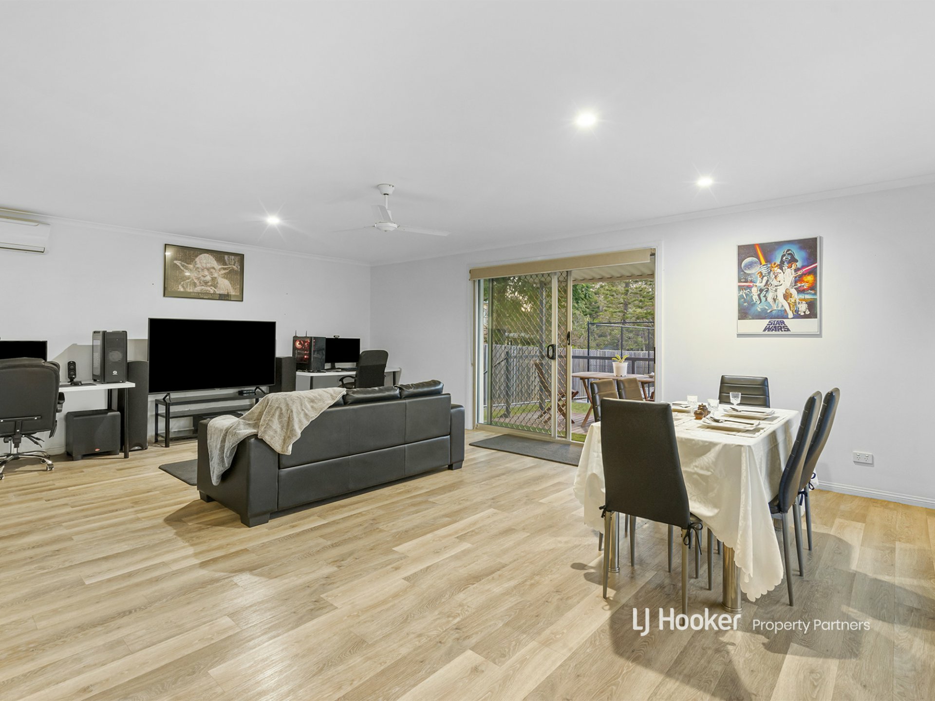 100 Dennis Road, SPRINGWOOD