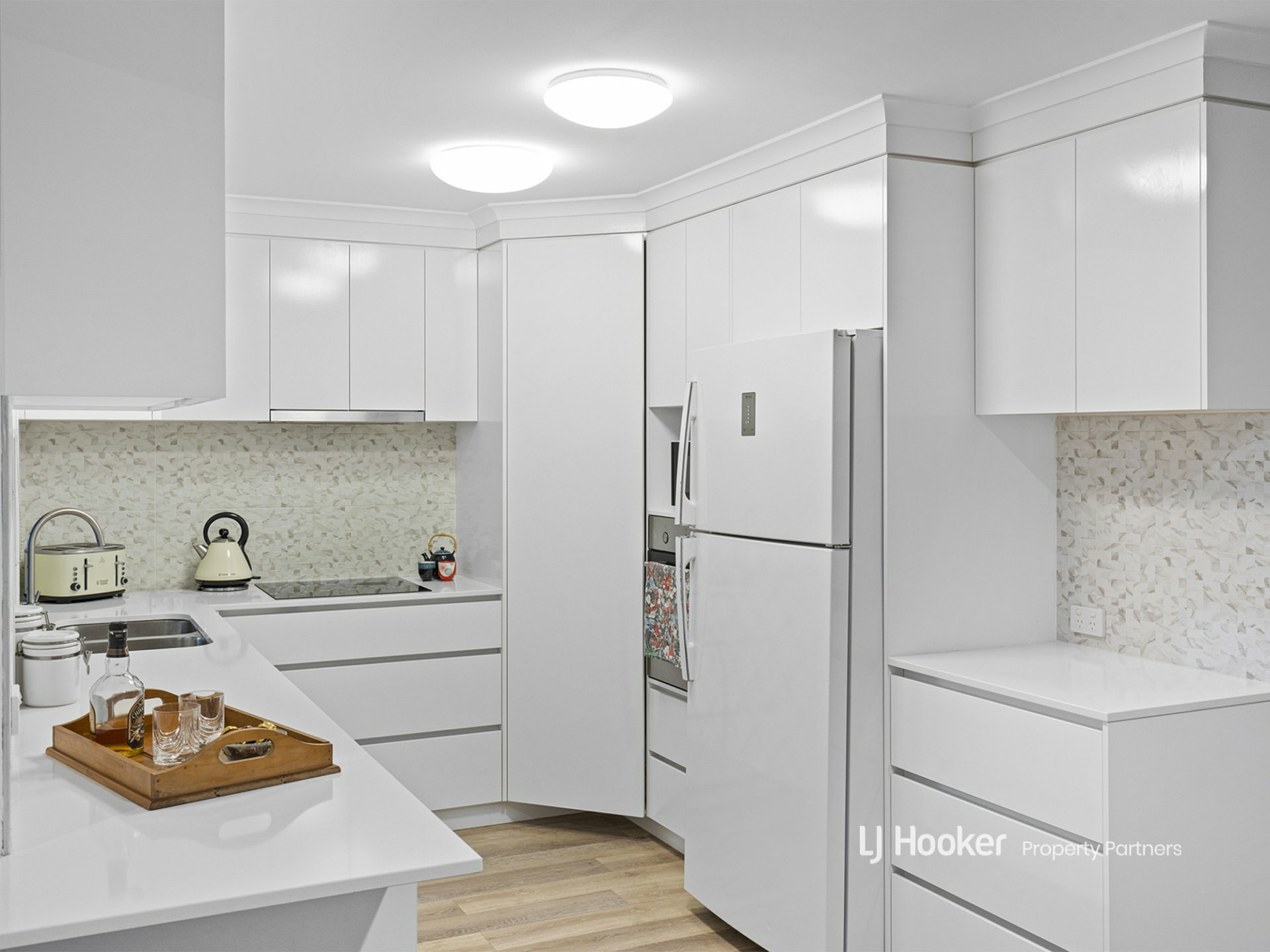 100 Dennis Road, SPRINGWOOD