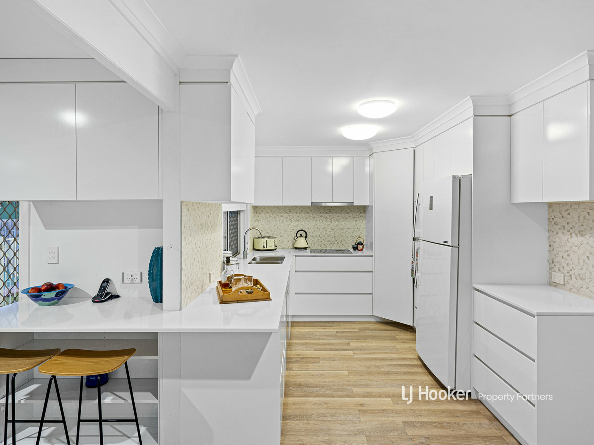 100 Dennis Road, SPRINGWOOD