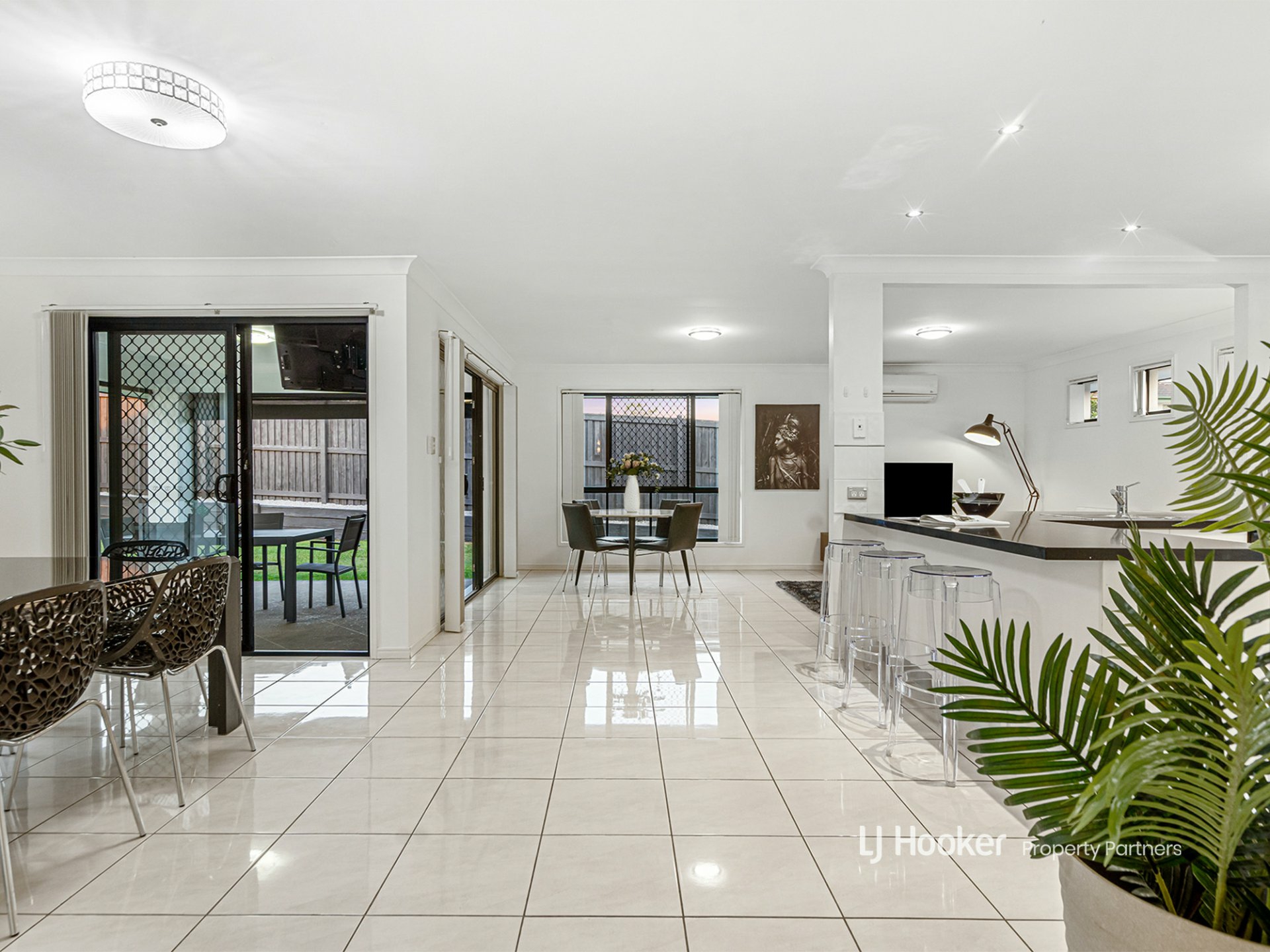 14 Trevi Close, EIGHT MILE PLAINS