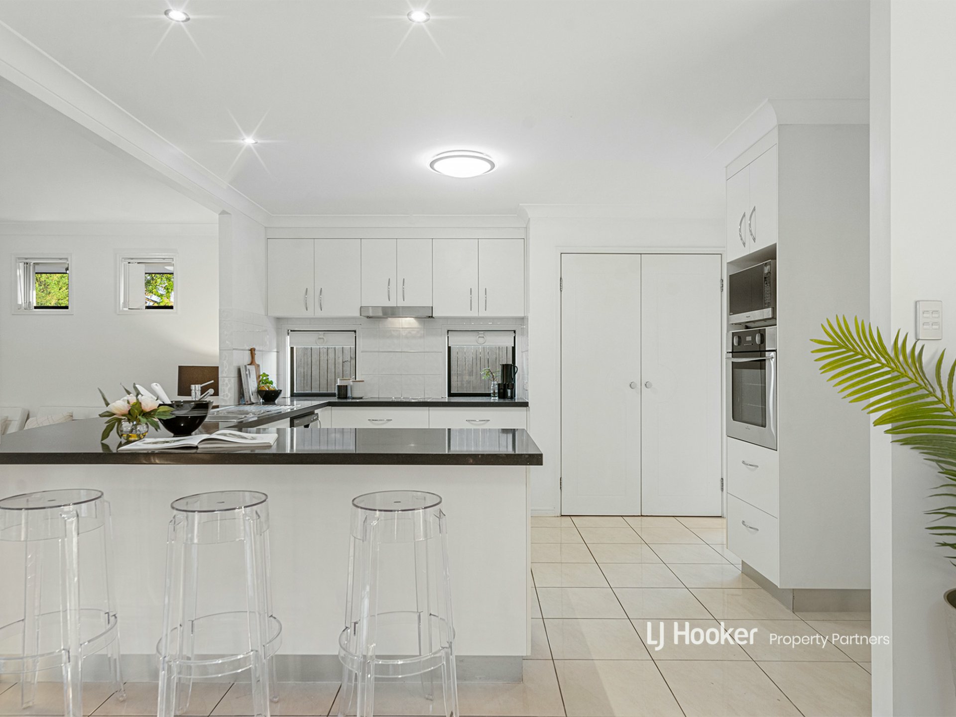 14 Trevi Close, EIGHT MILE PLAINS