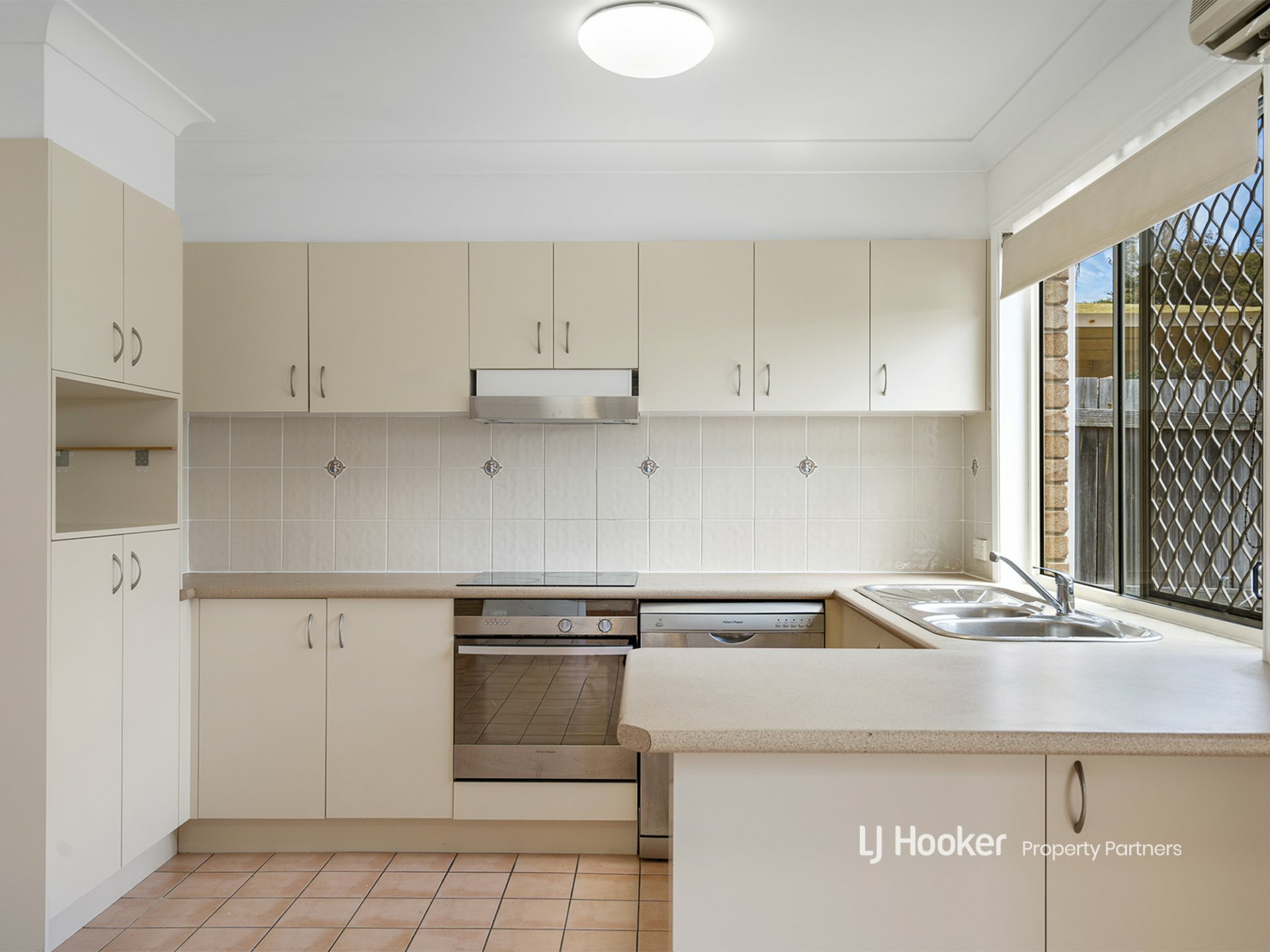 20/27 Camille Crescent, WYNNUM WEST