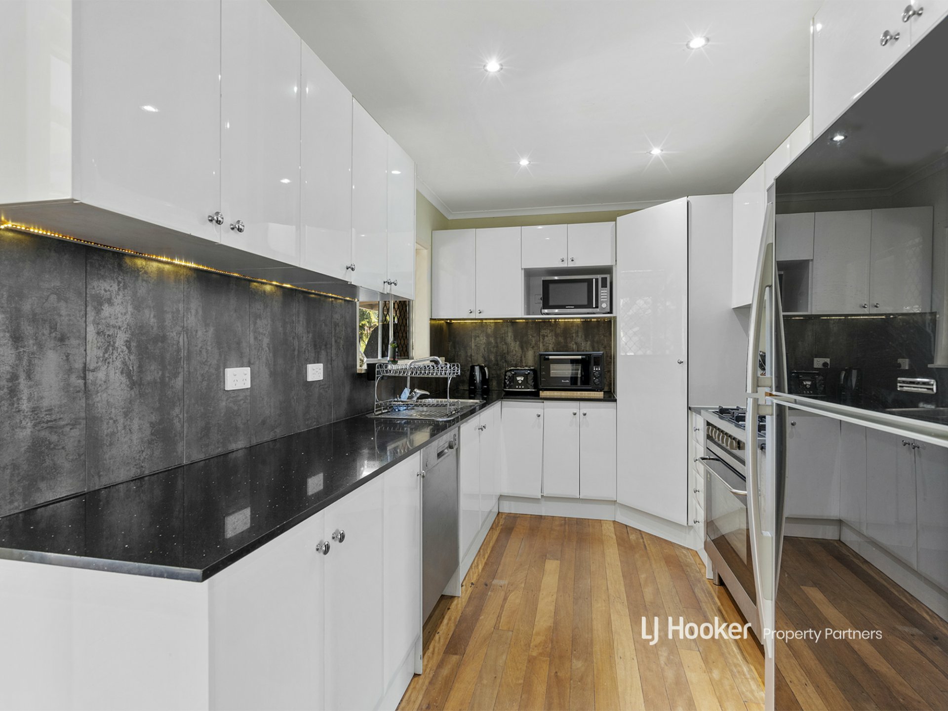 2 Leanne Street, ROCHEDALE SOUTH