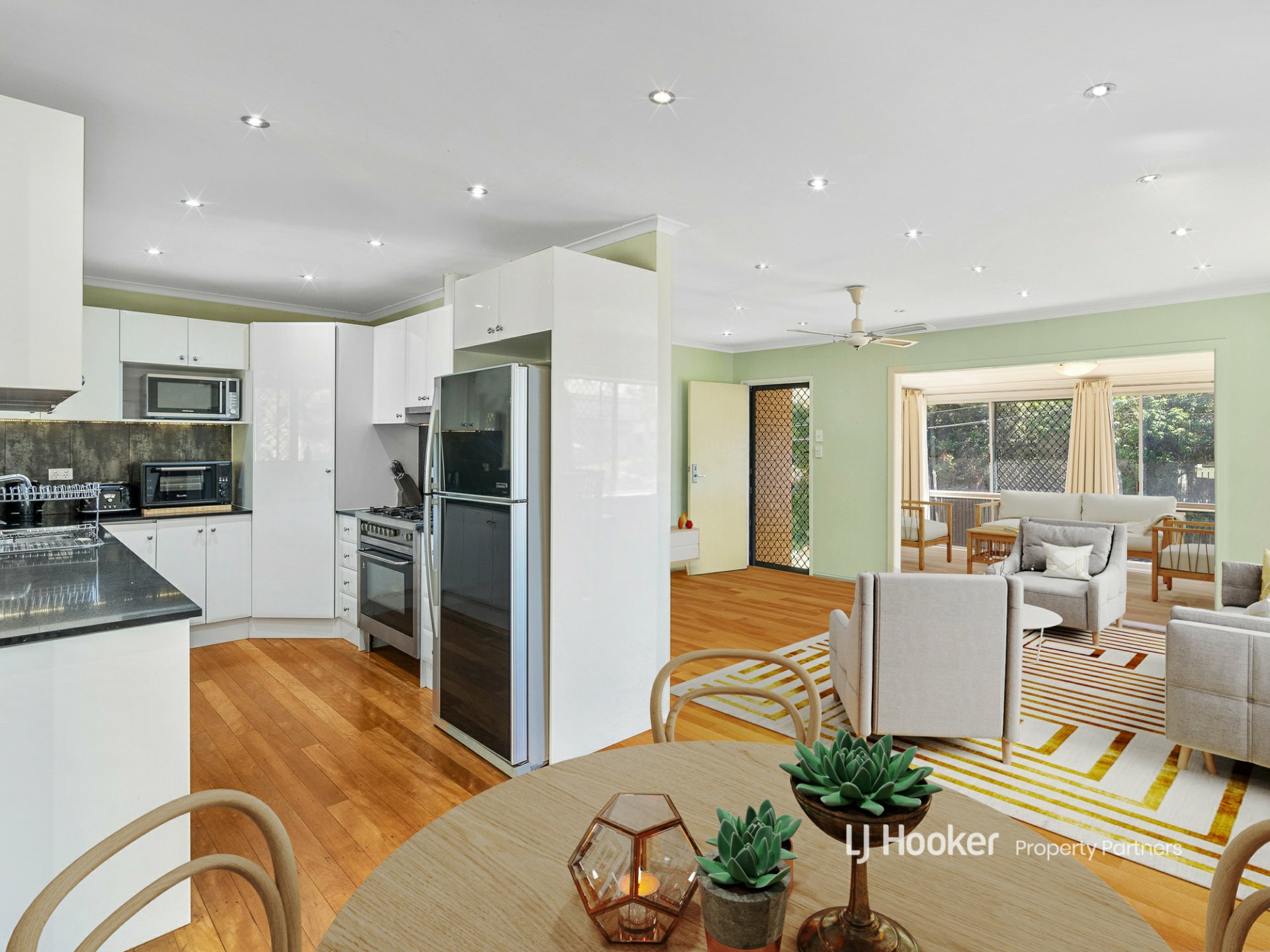 2 Leanne Street, ROCHEDALE SOUTH