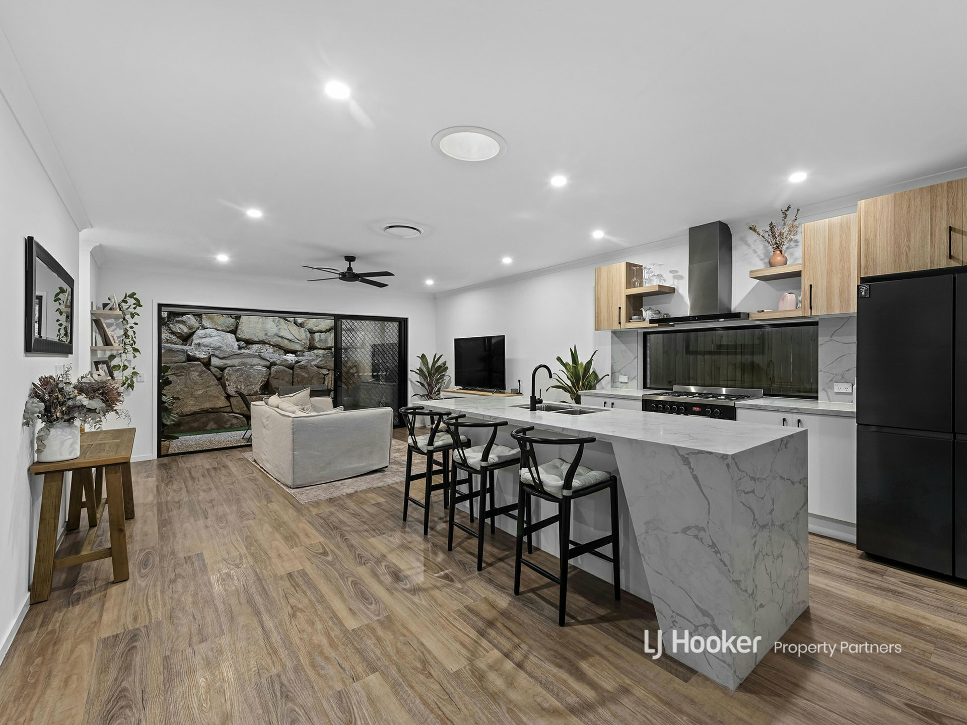 8 Mernick Court, BAHRS SCRUB