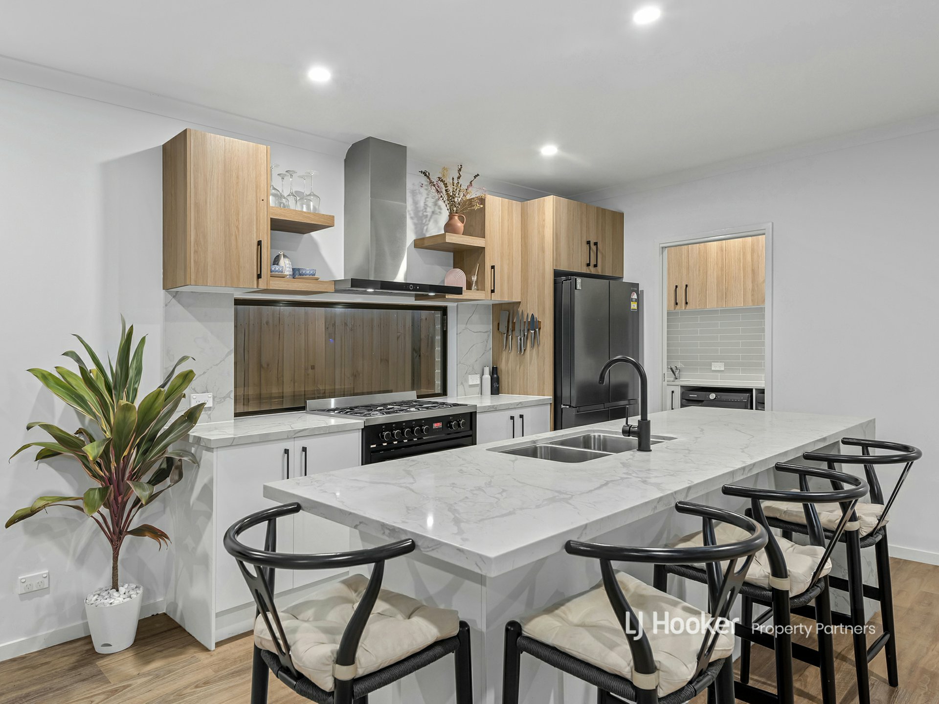 8 Mernick Court, BAHRS SCRUB