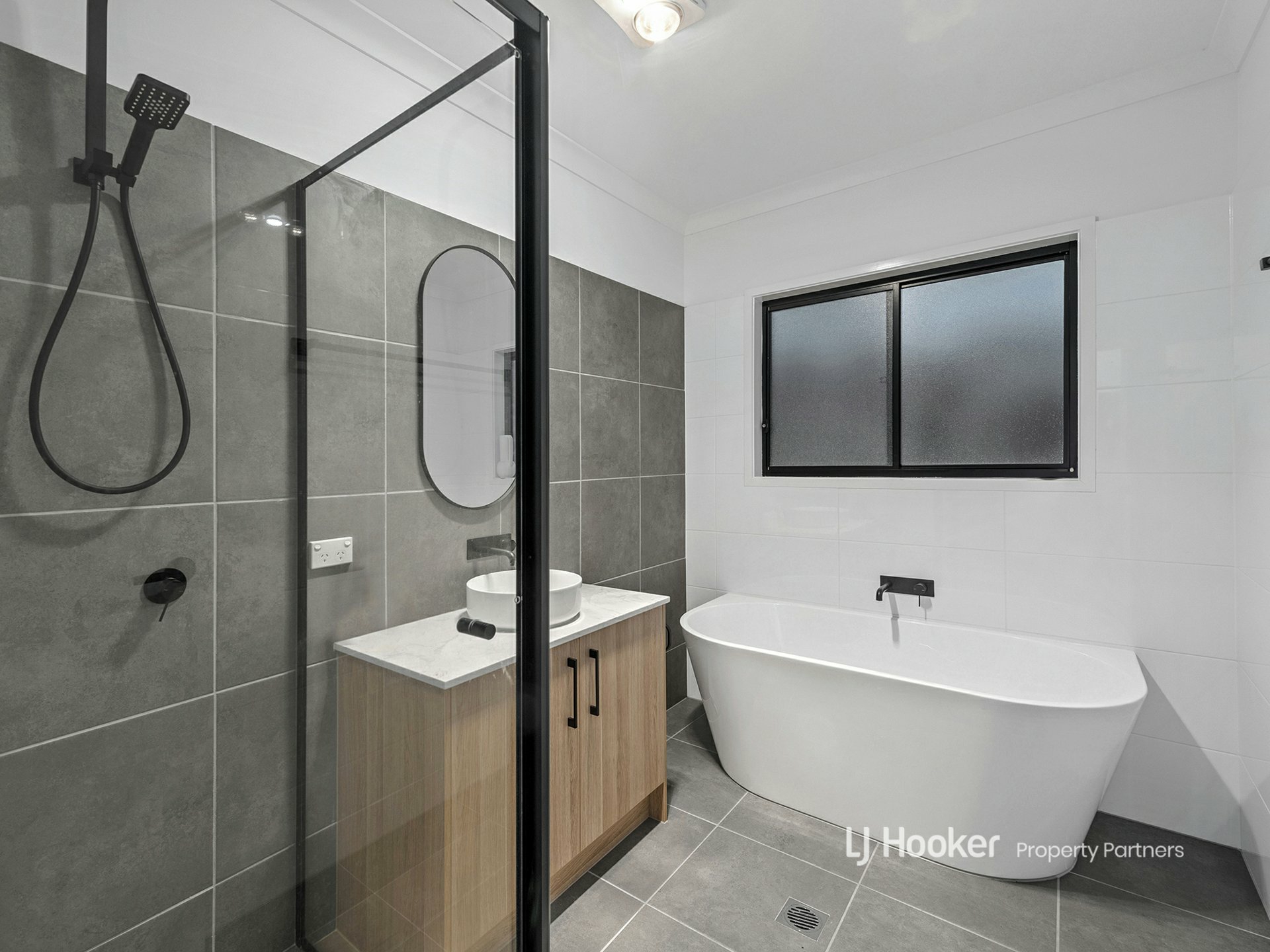 8 Mernick Court, BAHRS SCRUB