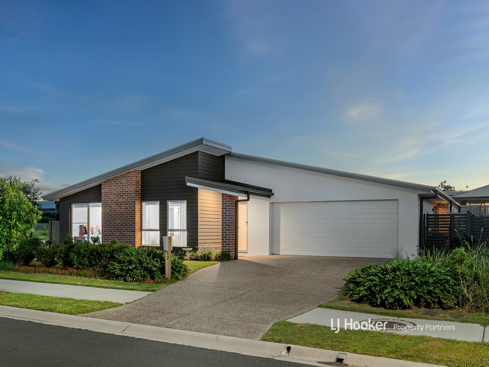 17 Chambers Ridge Boulevard, PARK RIDGE