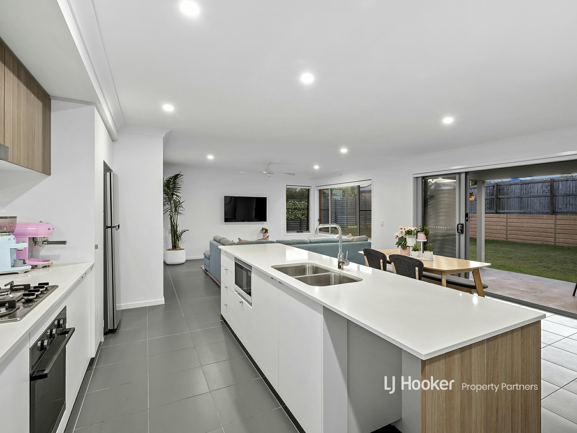 17 Chambers Ridge Boulevard, PARK RIDGE