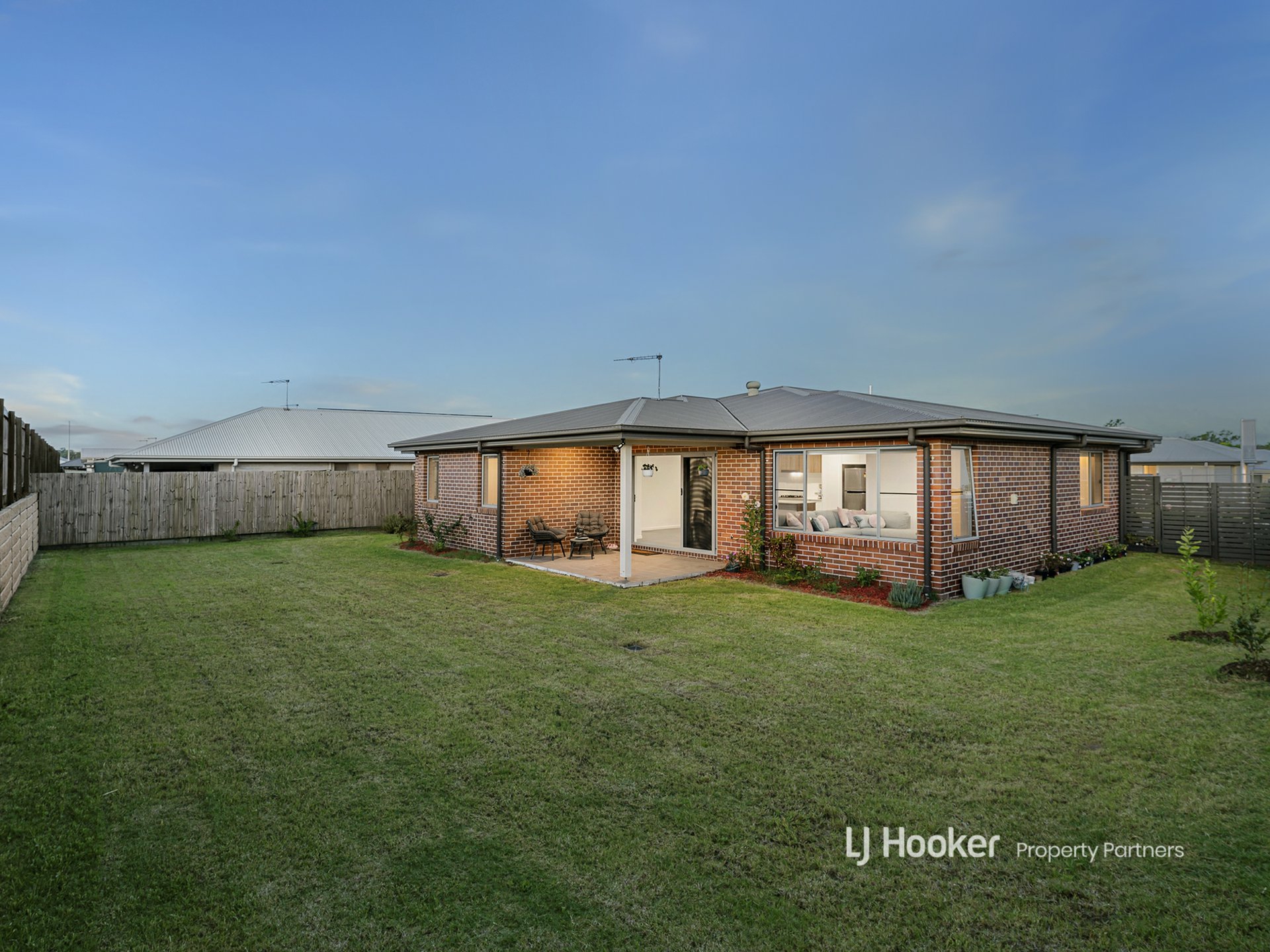 17 Chambers Ridge Boulevard, PARK RIDGE