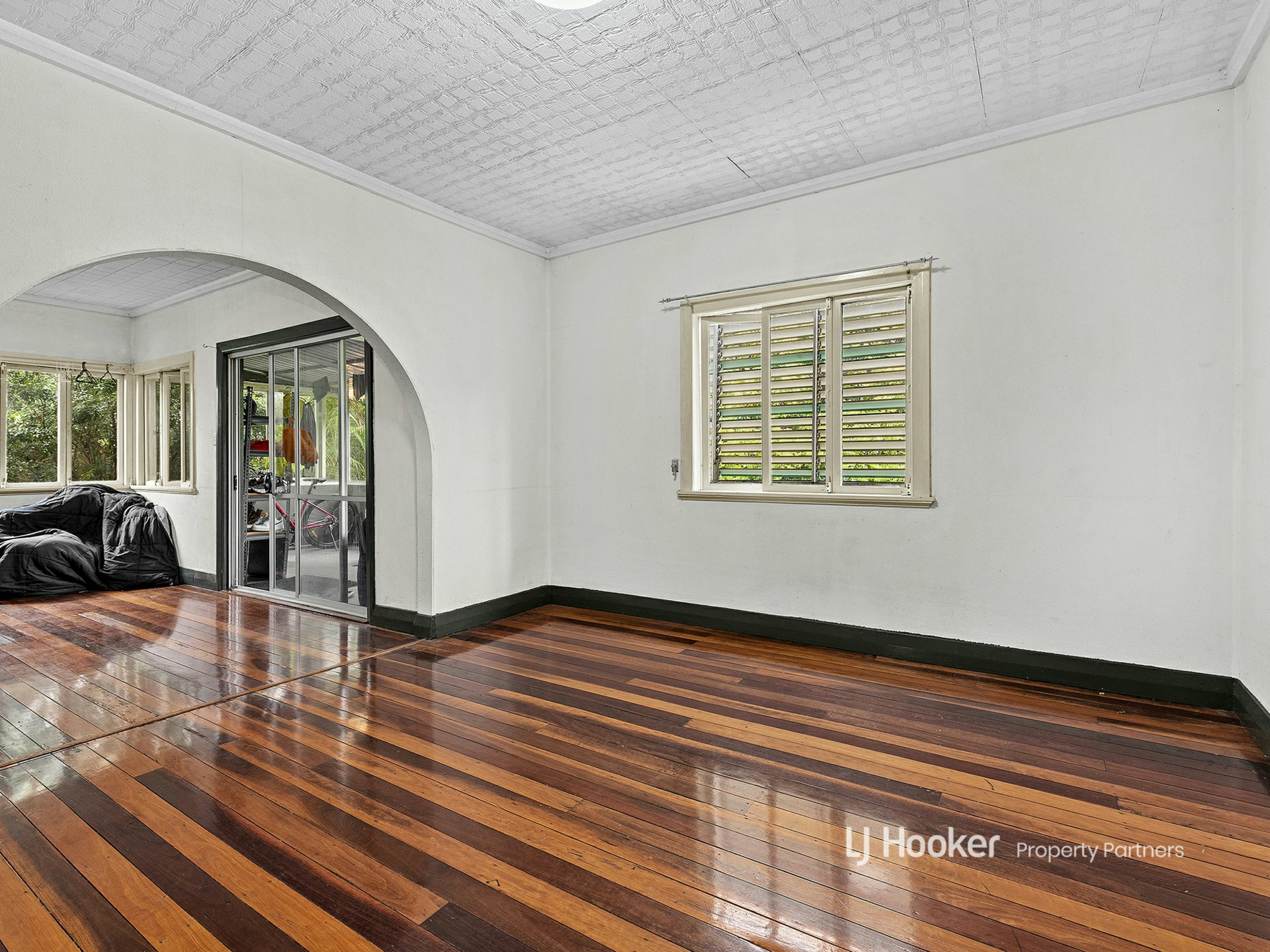 30 Mains Road, SUNNYBANK