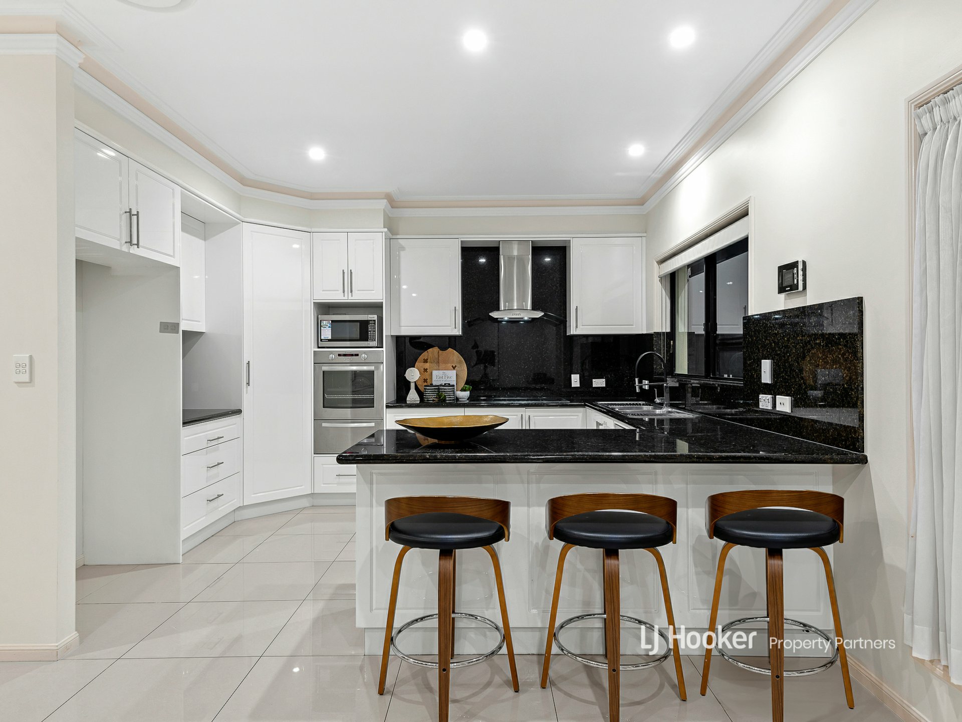 33 Devenish Street Sunnybank QLD - Property Details - LJ Hooker