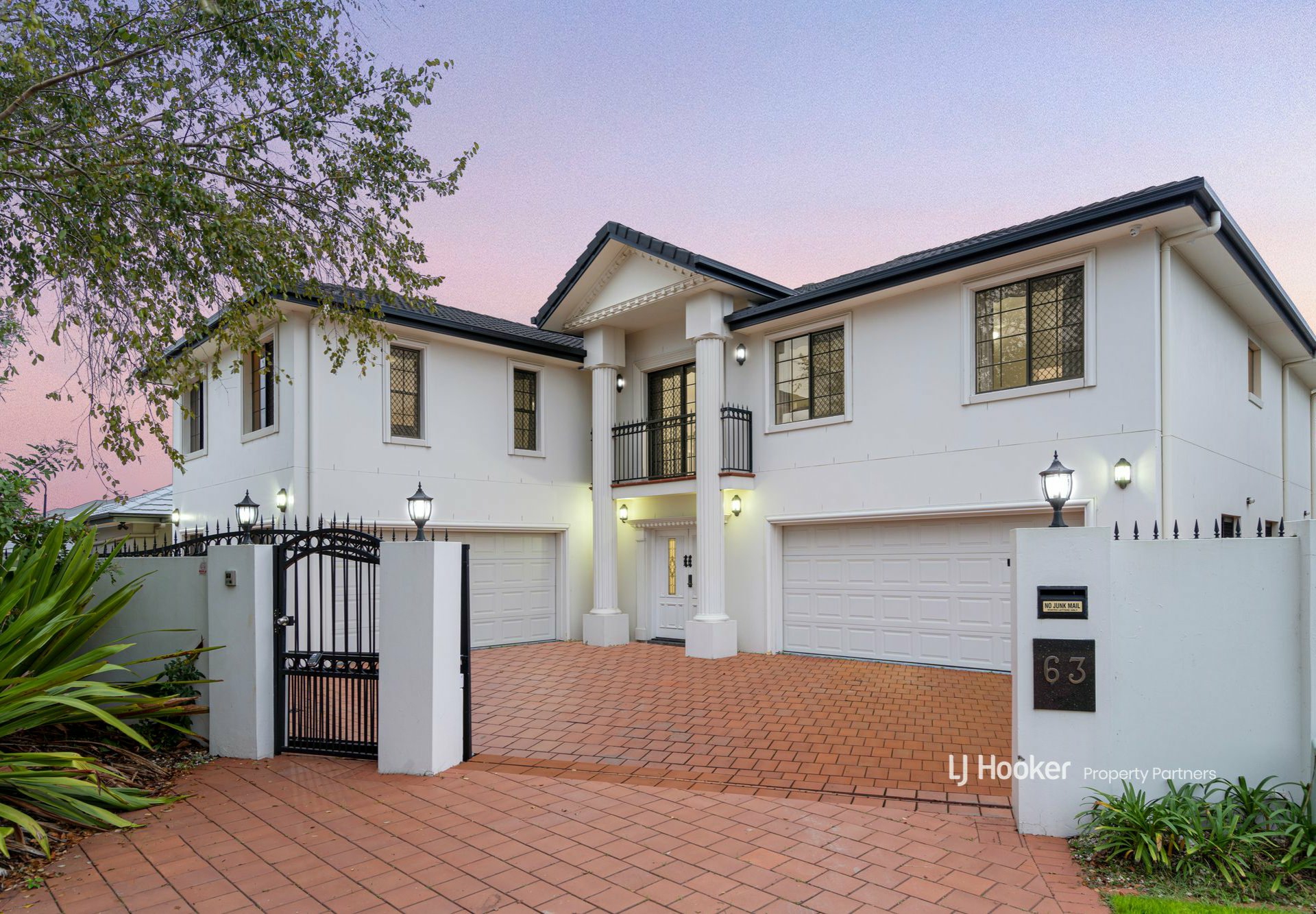 63 Dandelion Street, EIGHT MILE PLAINS
