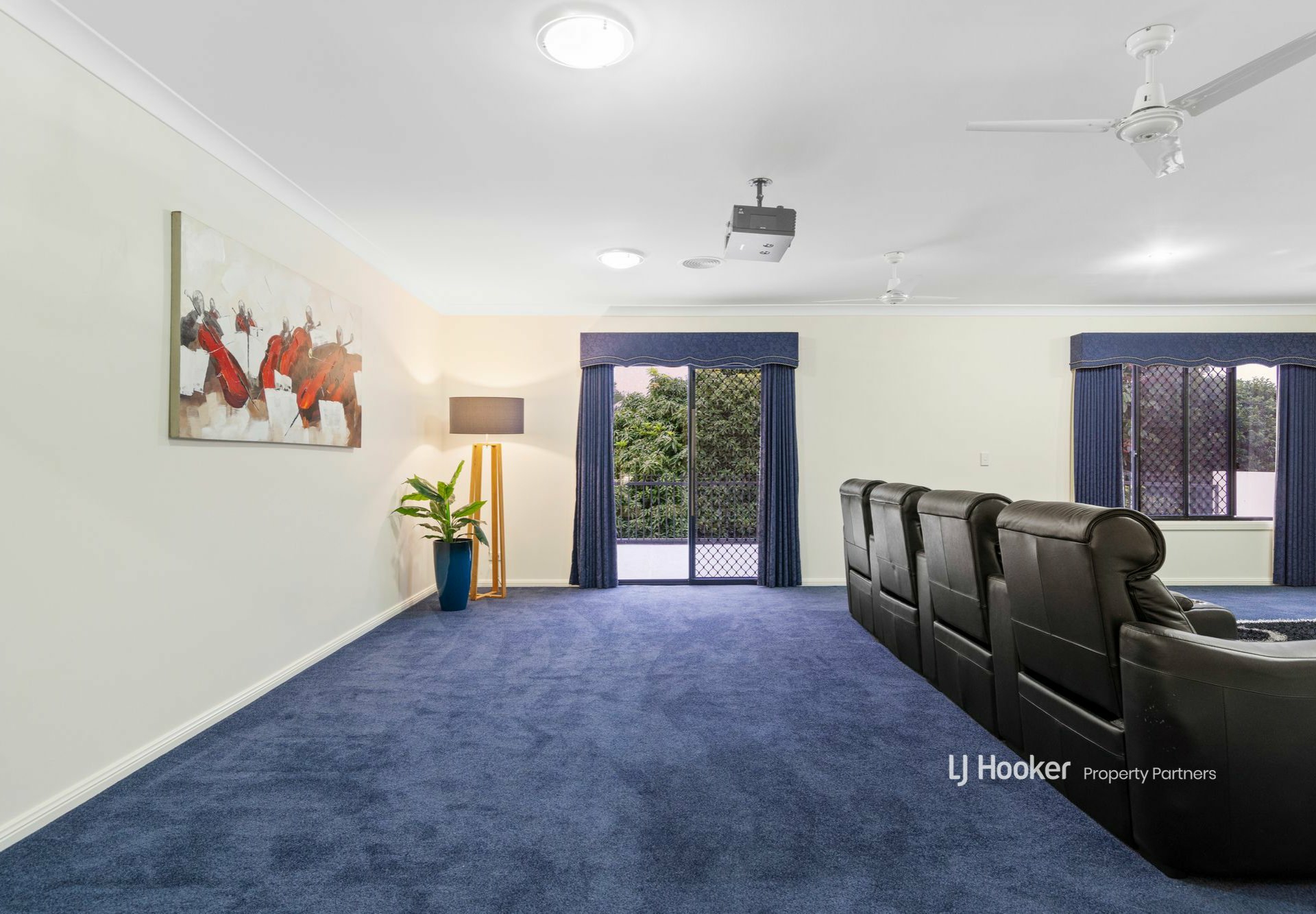 63 Dandelion Street, EIGHT MILE PLAINS