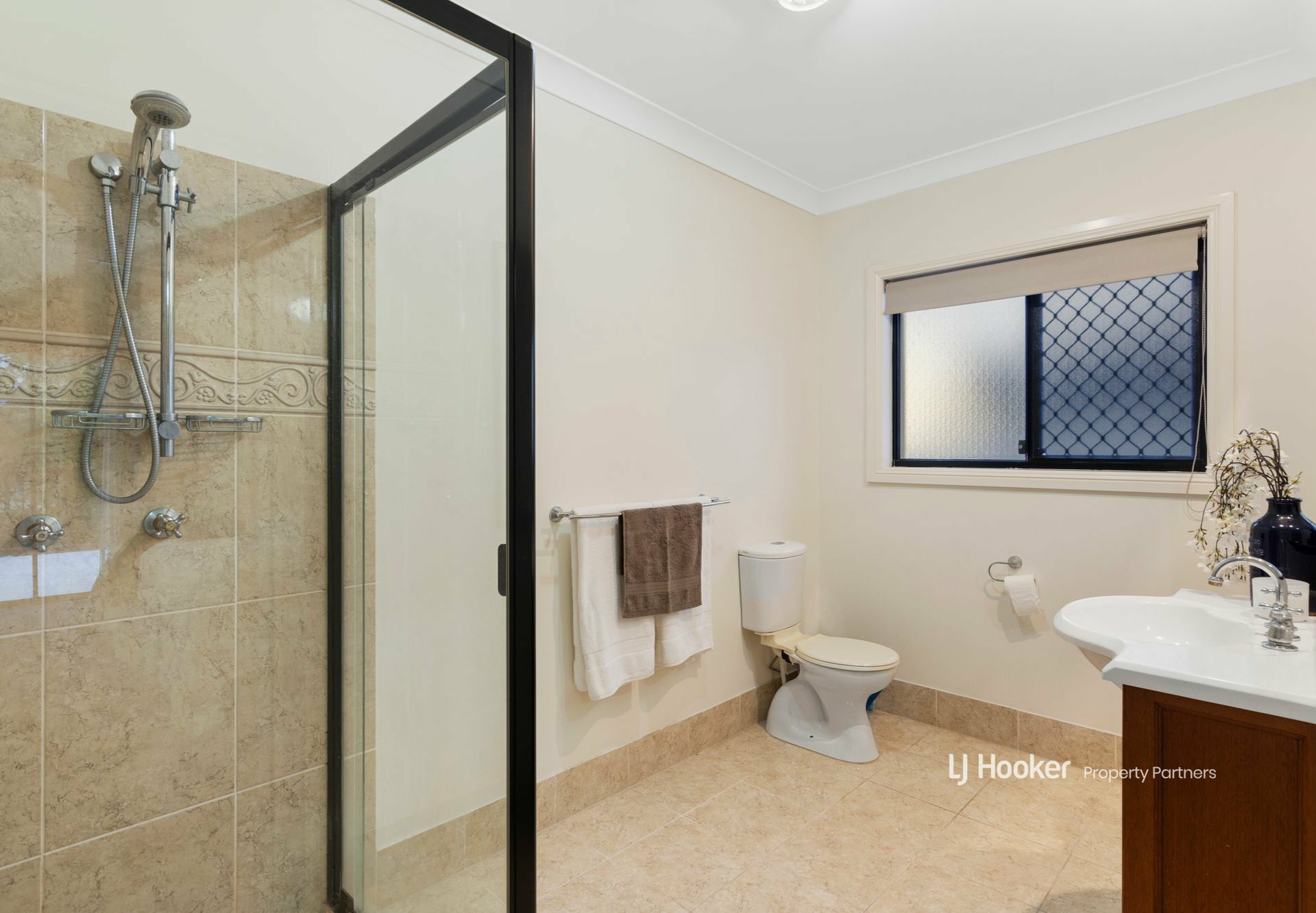 63 Dandelion Street, EIGHT MILE PLAINS