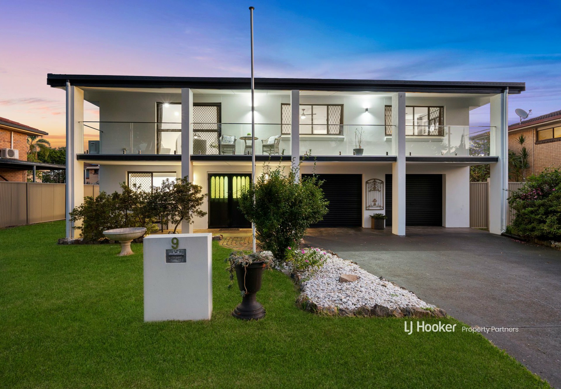 9 Mapleleaf Street, EIGHT MILE PLAINS