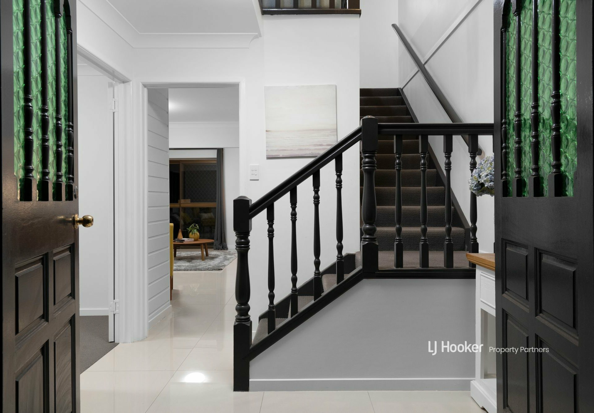 9 Mapleleaf Street, EIGHT MILE PLAINS