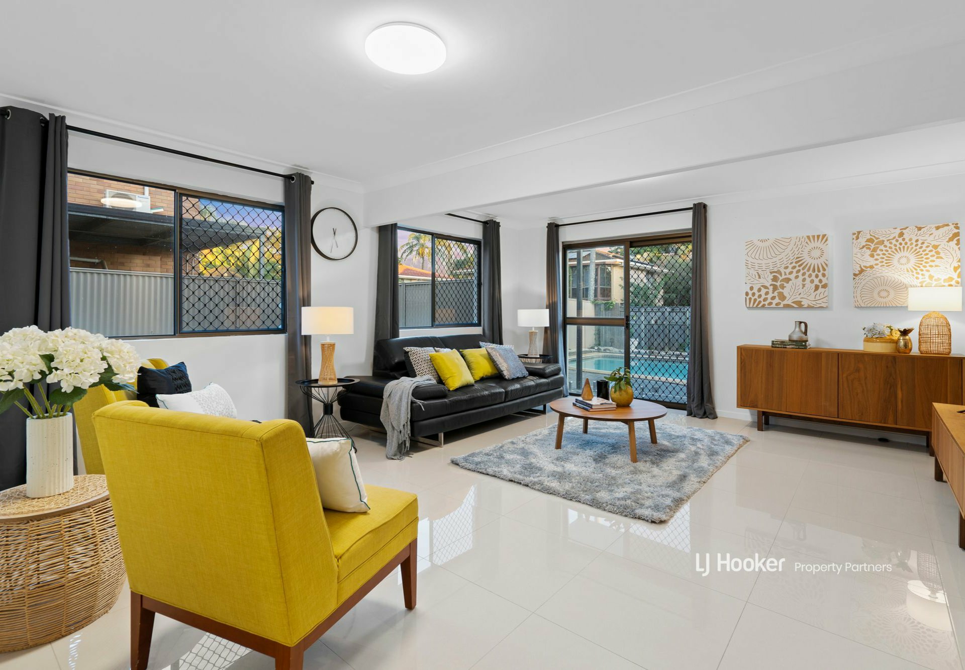 9 Mapleleaf Street, EIGHT MILE PLAINS