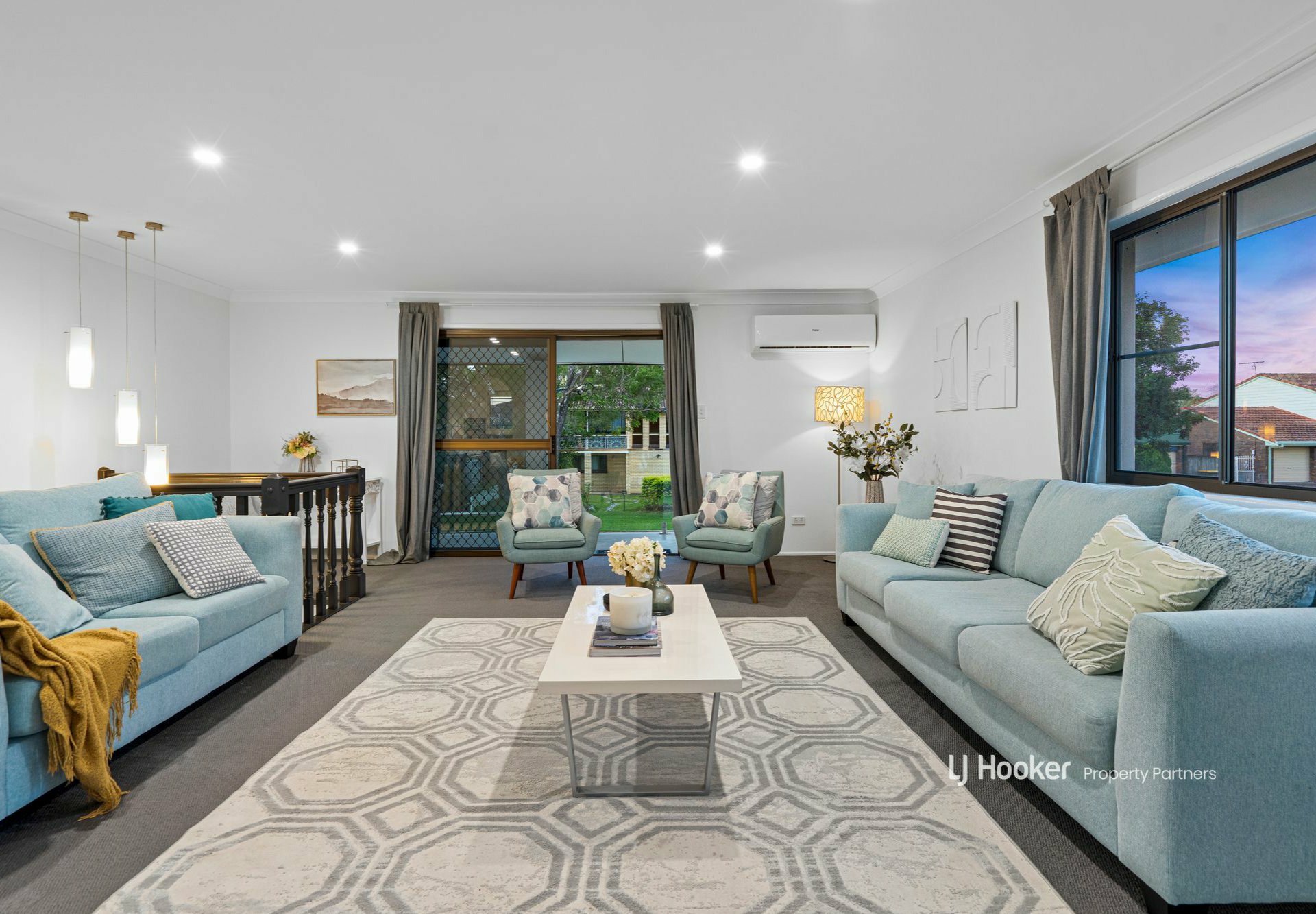 9 Mapleleaf Street, EIGHT MILE PLAINS
