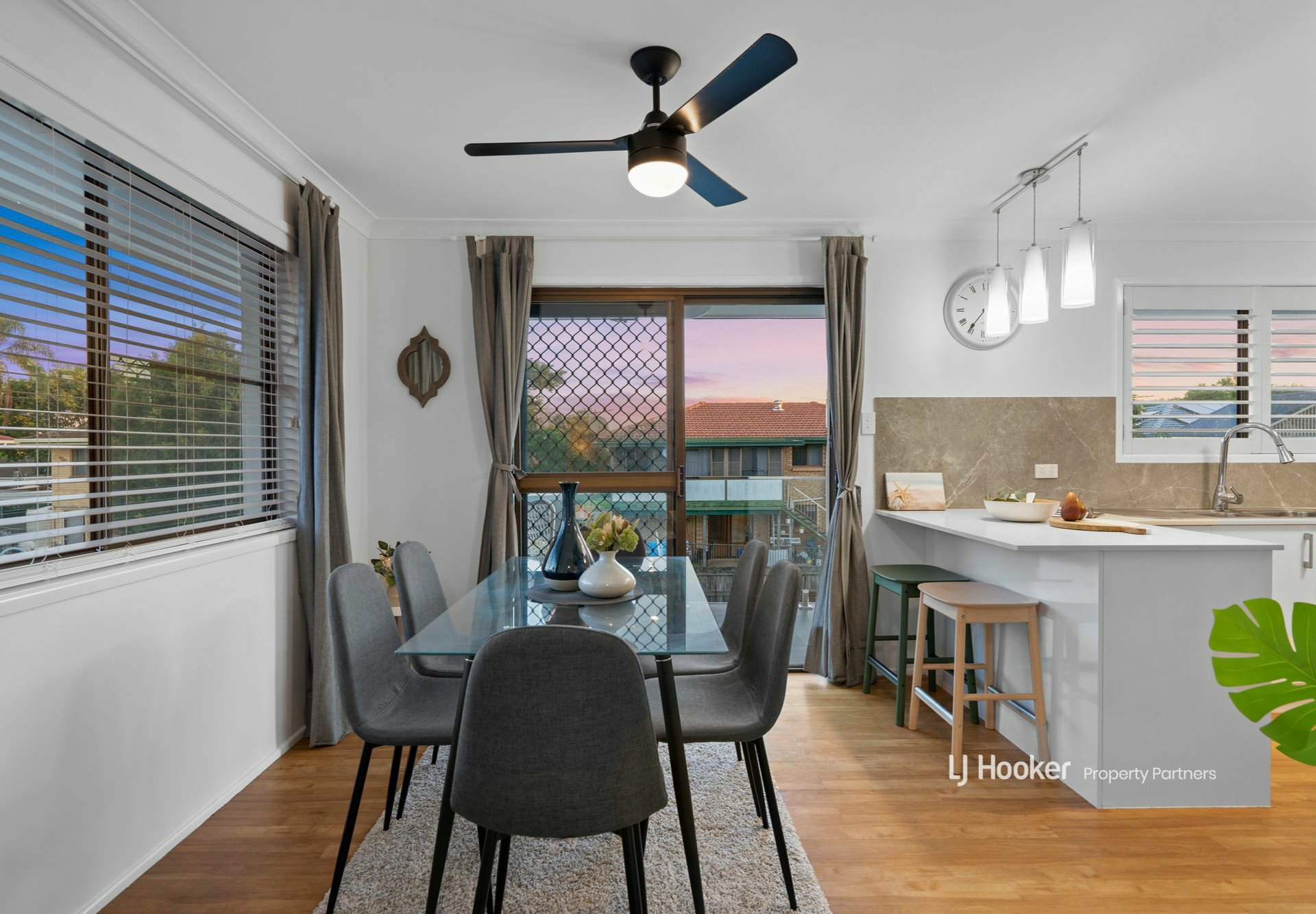 9 Mapleleaf Street, EIGHT MILE PLAINS