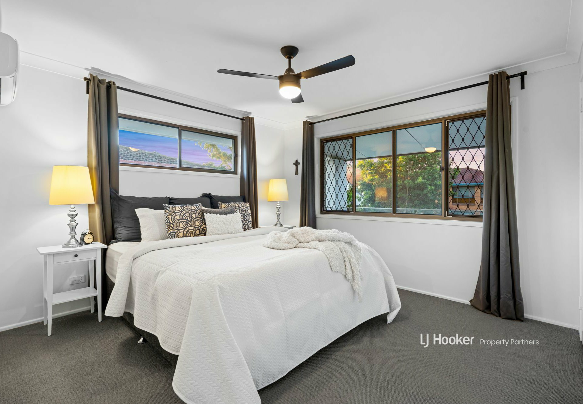 9 Mapleleaf Street, EIGHT MILE PLAINS
