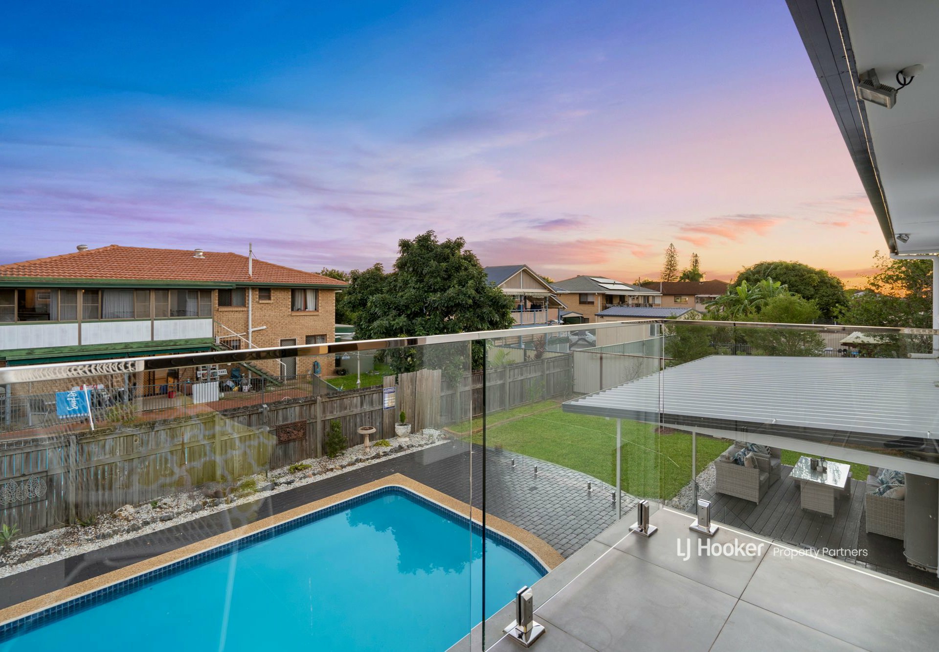 9 Mapleleaf Street, EIGHT MILE PLAINS