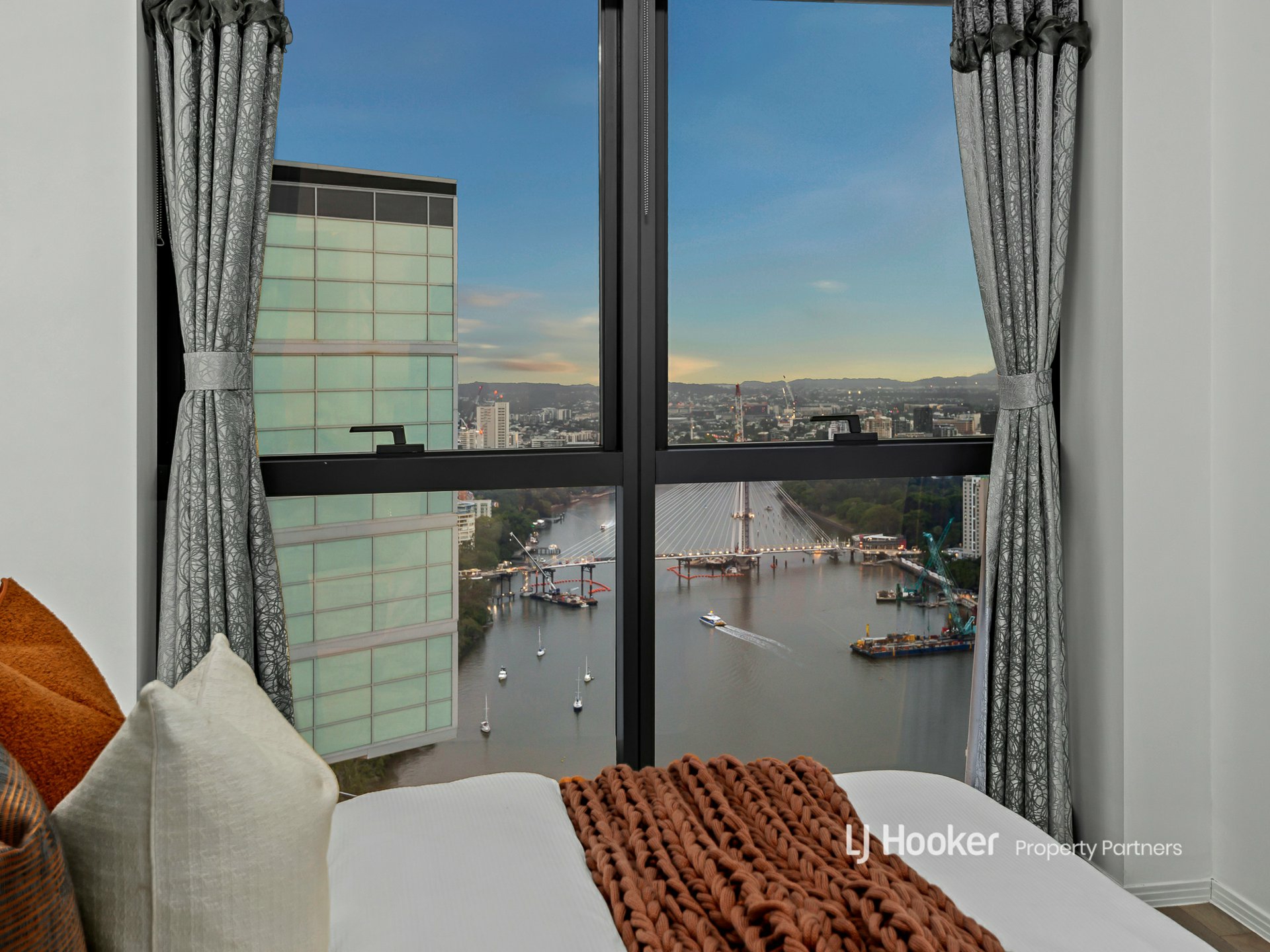 4202/501 Adelaide Street, BRISBANE CITY
