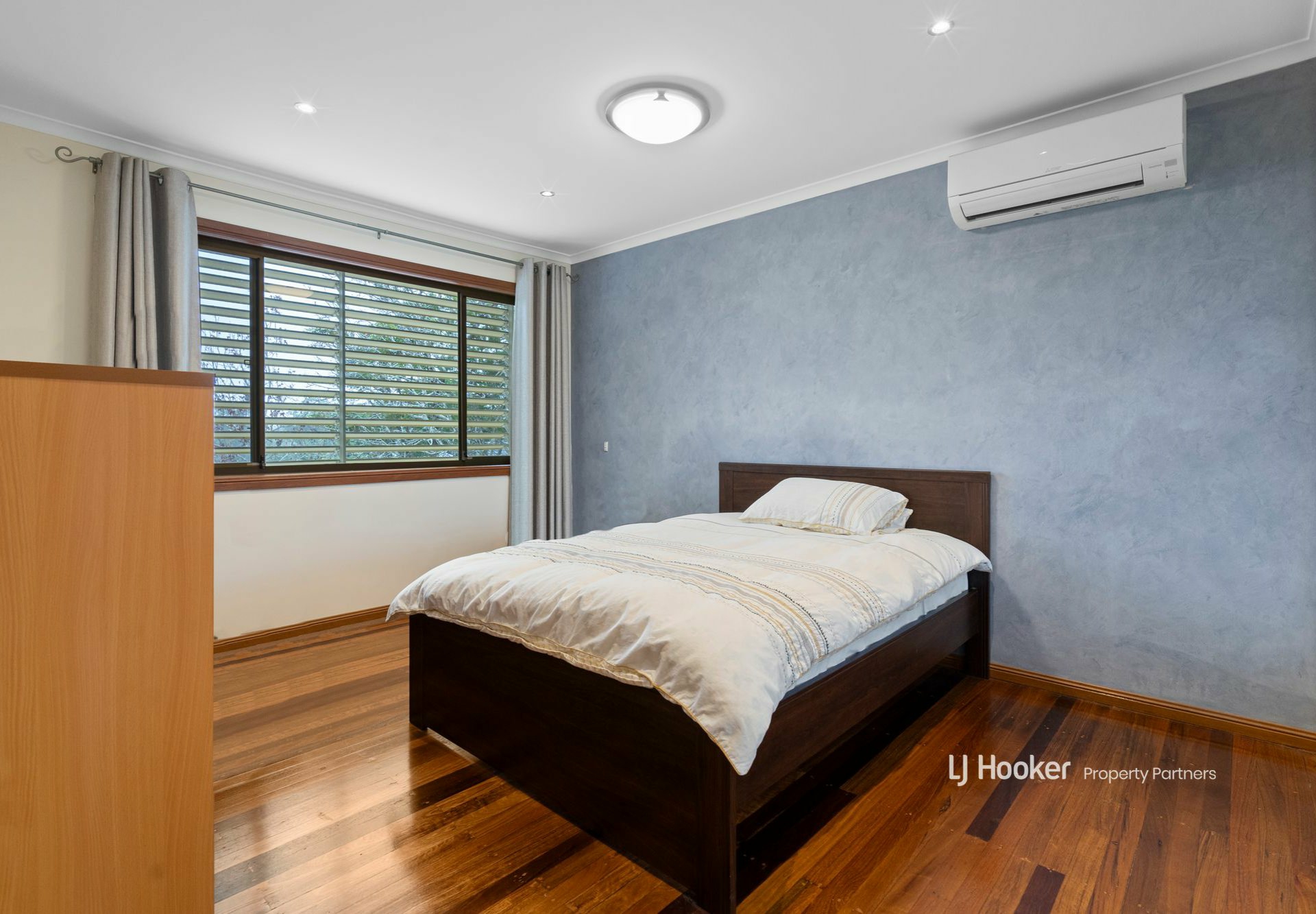 15 Balaton Street, RIVERHILLS
