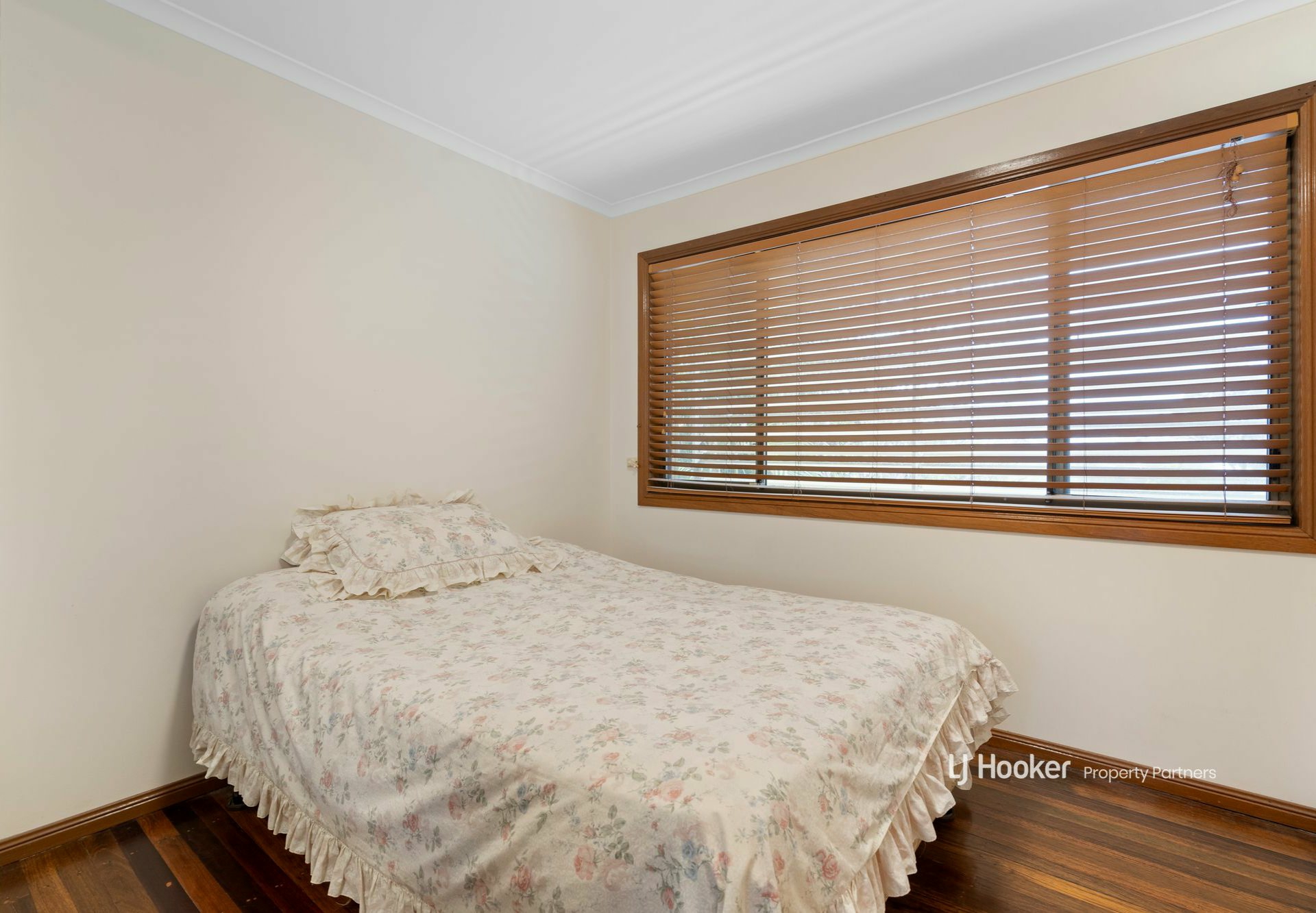 15 Balaton Street, RIVERHILLS