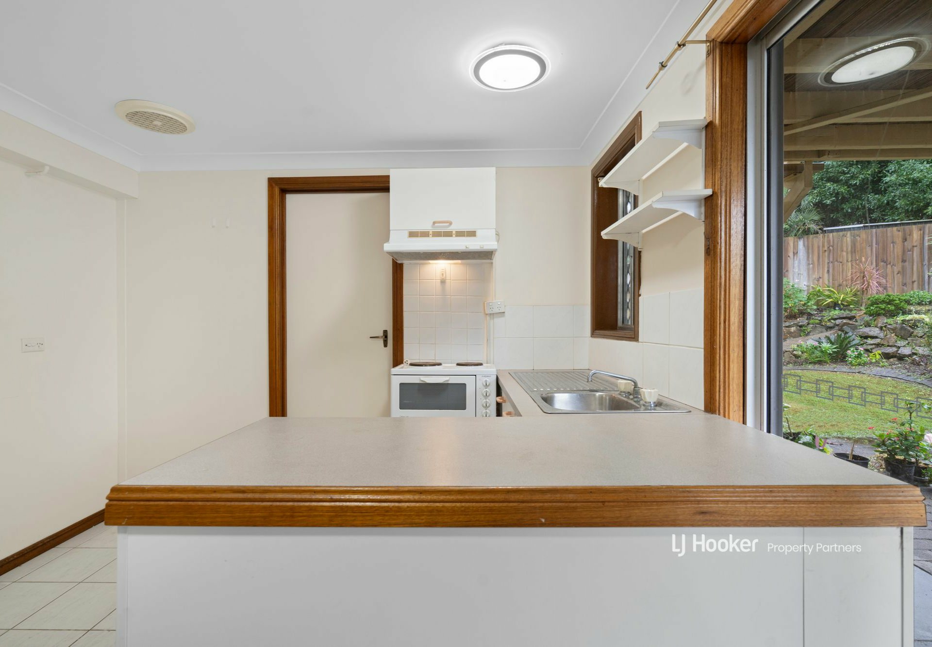 15 Balaton Street, RIVERHILLS