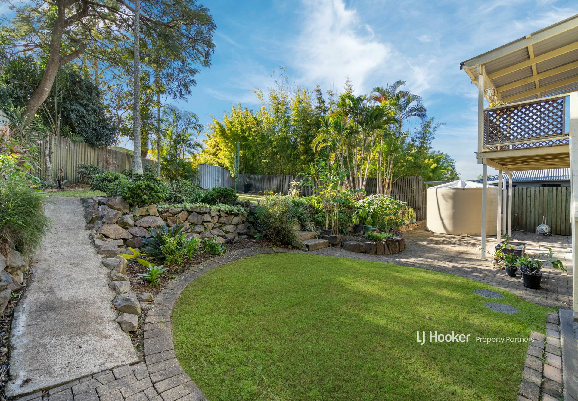 15 Balaton Street, RIVERHILLS